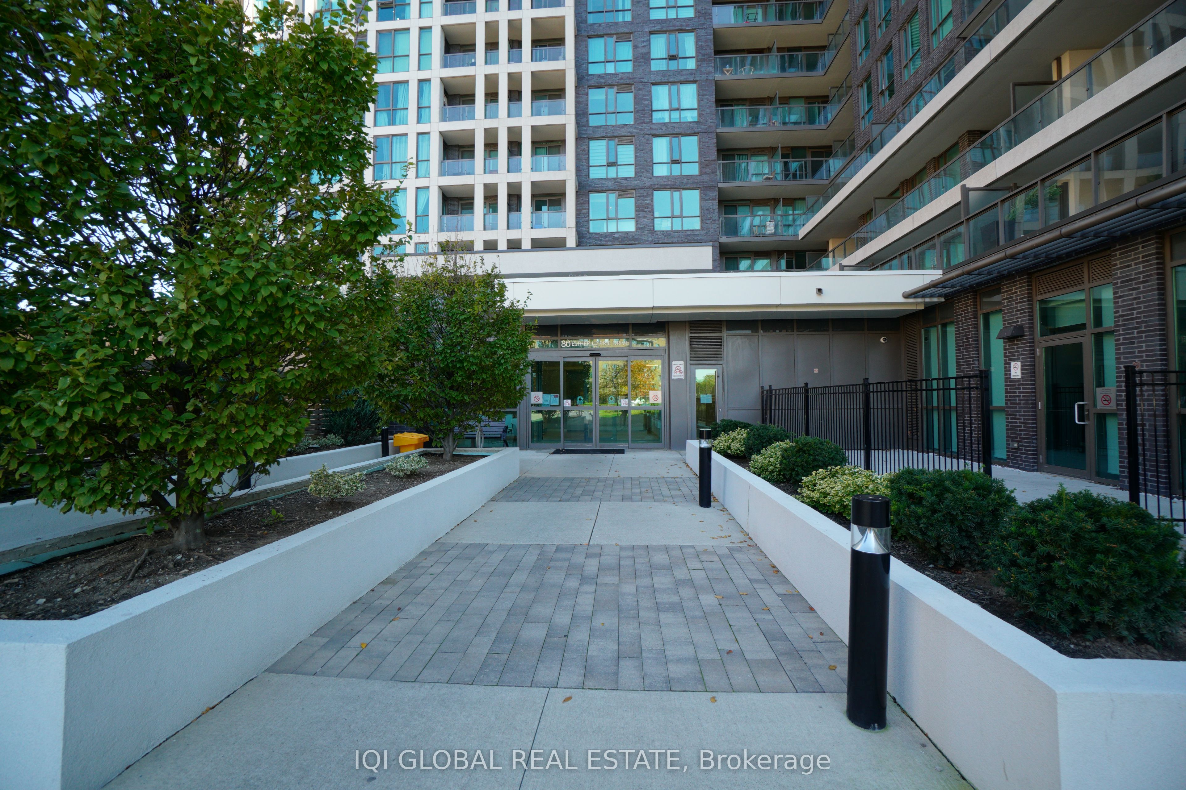 Additional image 2 of 1022-80 Esther Lorrie Drive, Toronto, ON, M9W 0C6
