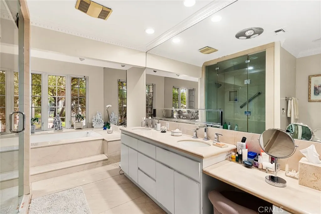 Additional image 100 of 22723 Erwin St, Woodland Hills, CA 91367