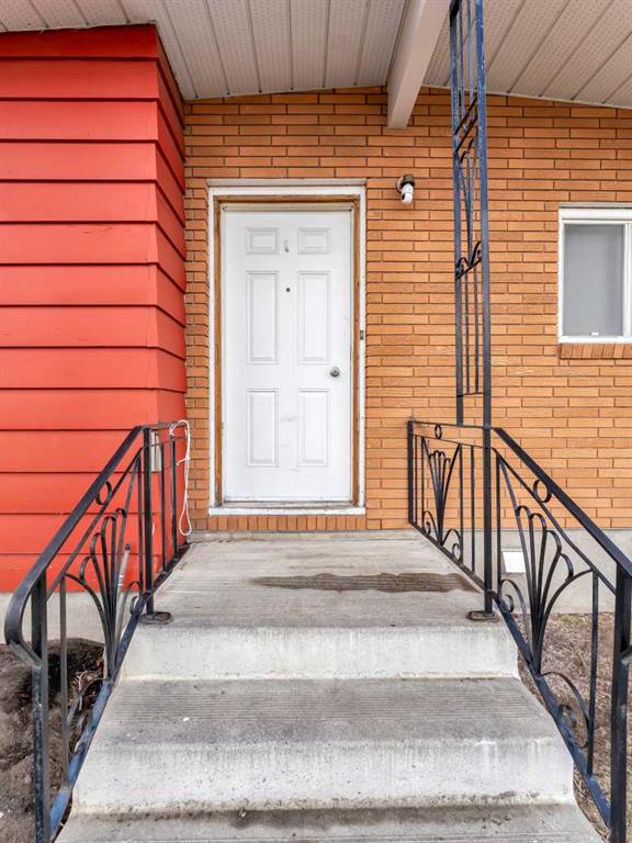 Additional image 4 of 561 12 Street NW, Medicine Hat, AB, T1A6R3
