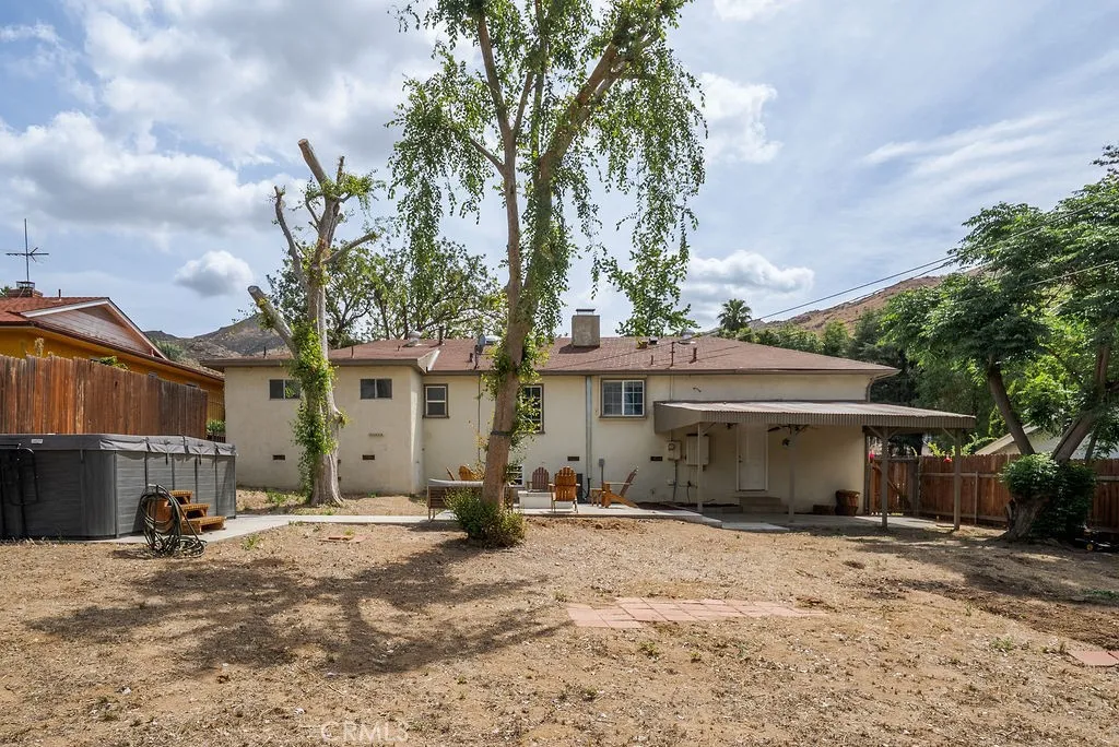 3089 Floral Ave, Riverside, CA 92507