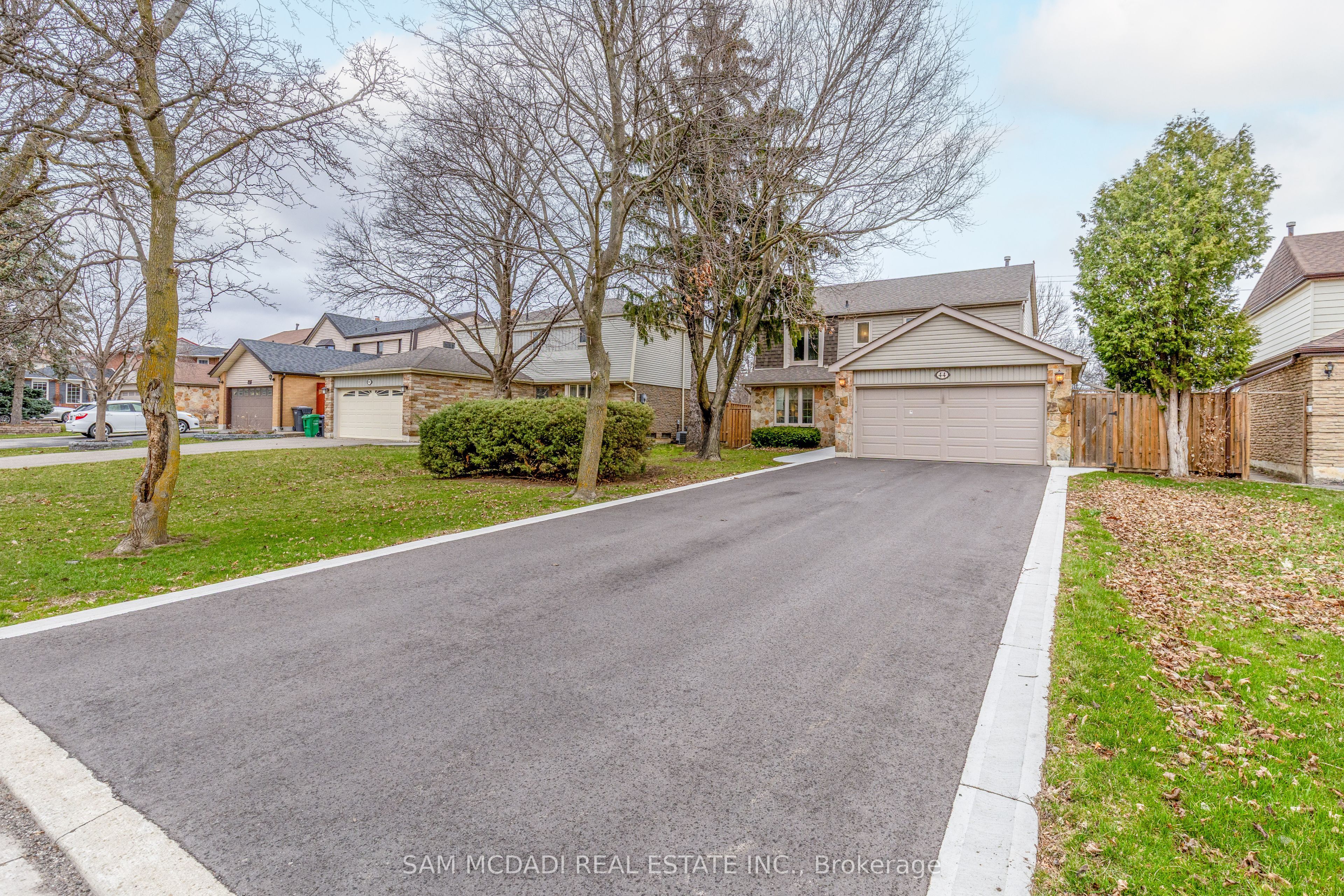Additional image 3 of 44 Madrid Crescent, Brampton, ON, L6S 2X4