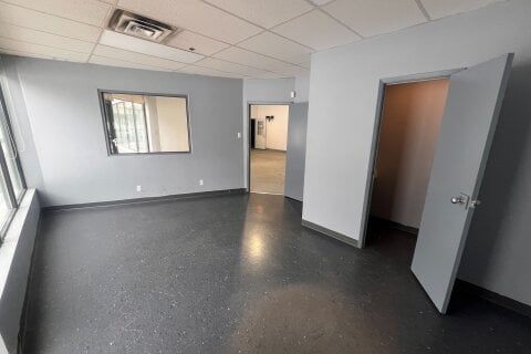 Additional image 8 of 8-253 Summerlea Road, Brampton, ON, L6T 5A8