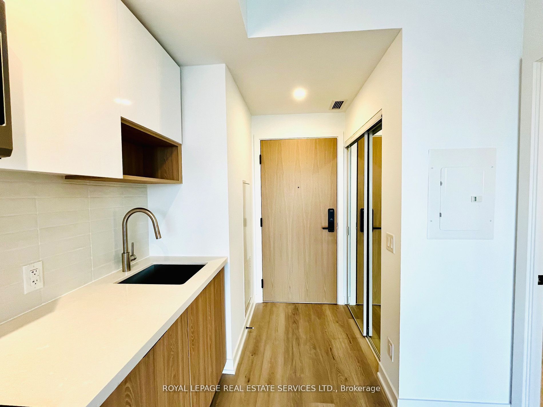 Additional image 2 of 2009-5 Defries Street, Toronto, ON, M5A 3R4