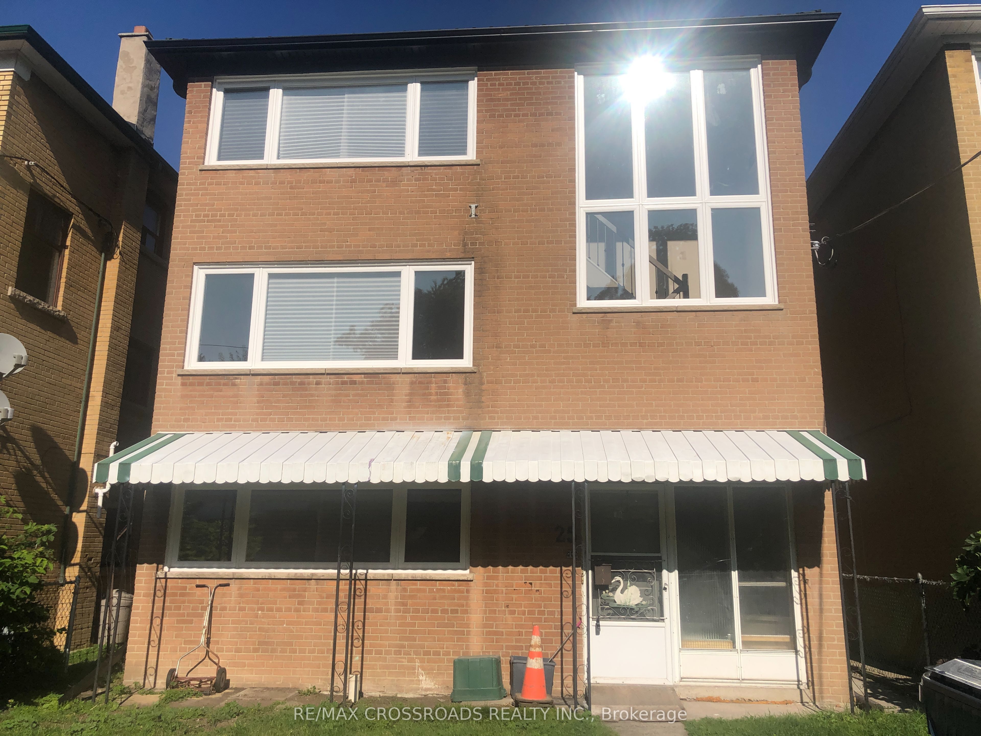 2-25 Glenside Avenue, Toronto, ON, M4L 2T6