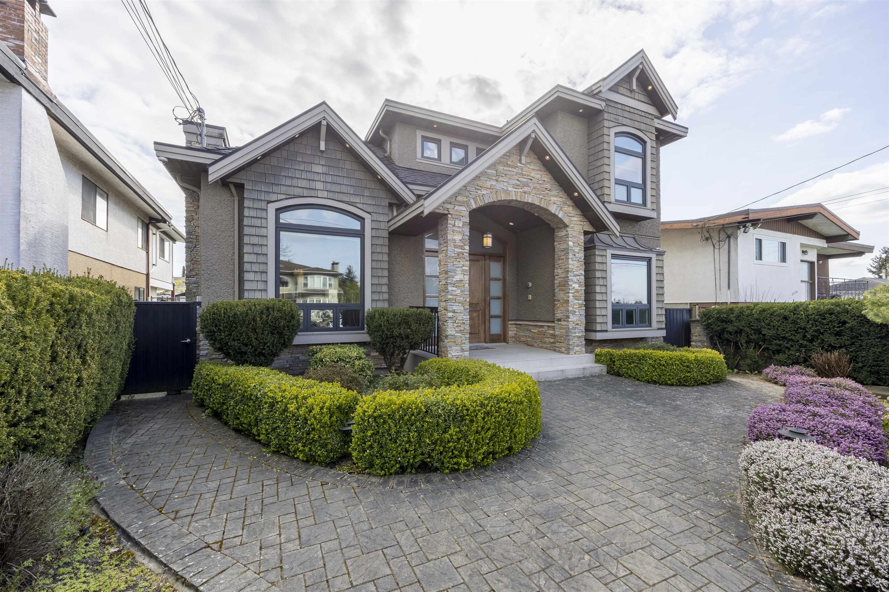 7320 Dow Avenue, Burnaby, BC, V5J 3X4