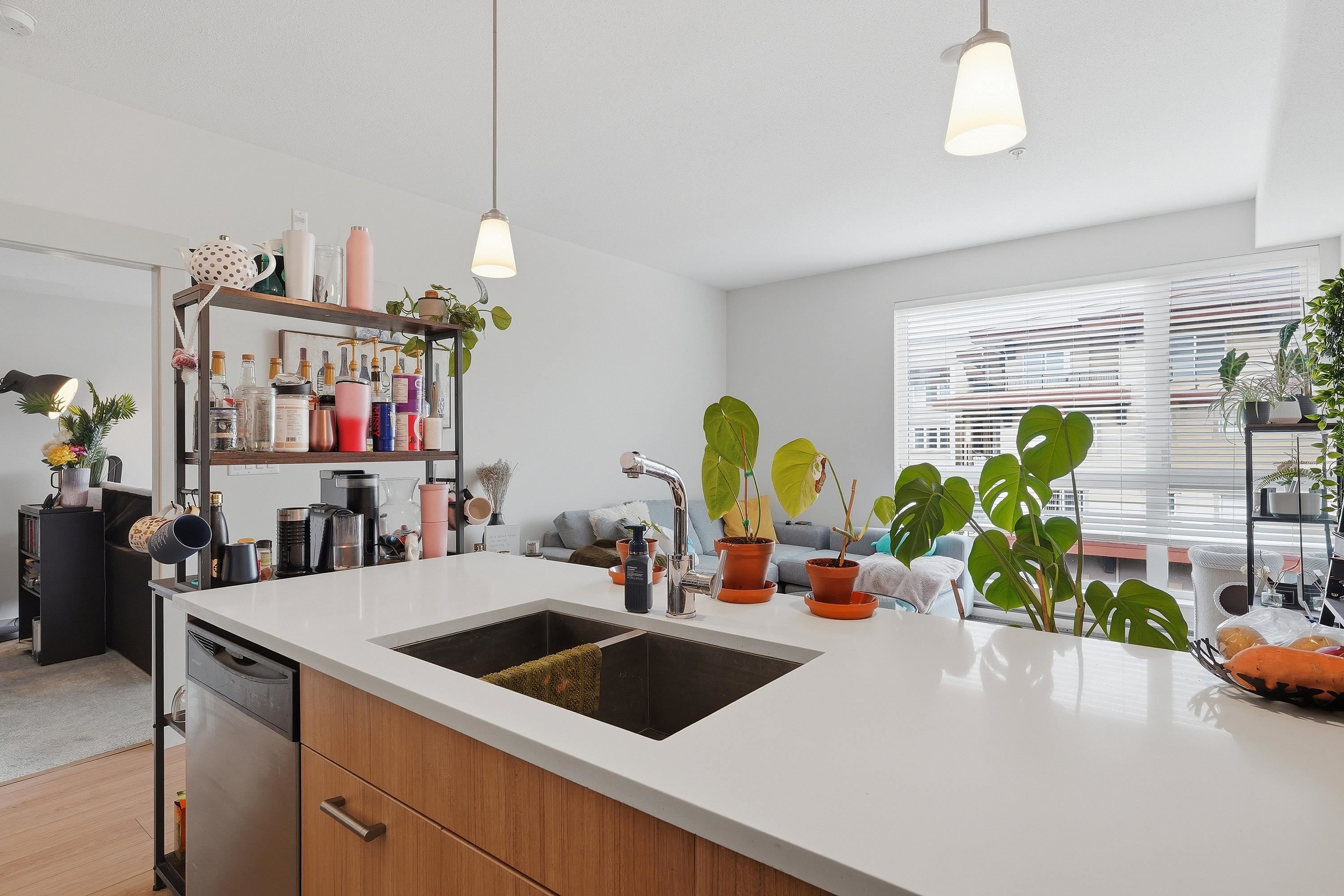 Additional image 3 of 304-2214 Kelly Avenue, Port Coquitlam, BC, V3C 3E5