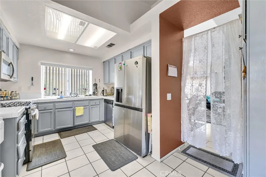 Additional image 11 of 565 Berkshire Ln, San Jacinto, CA 92583