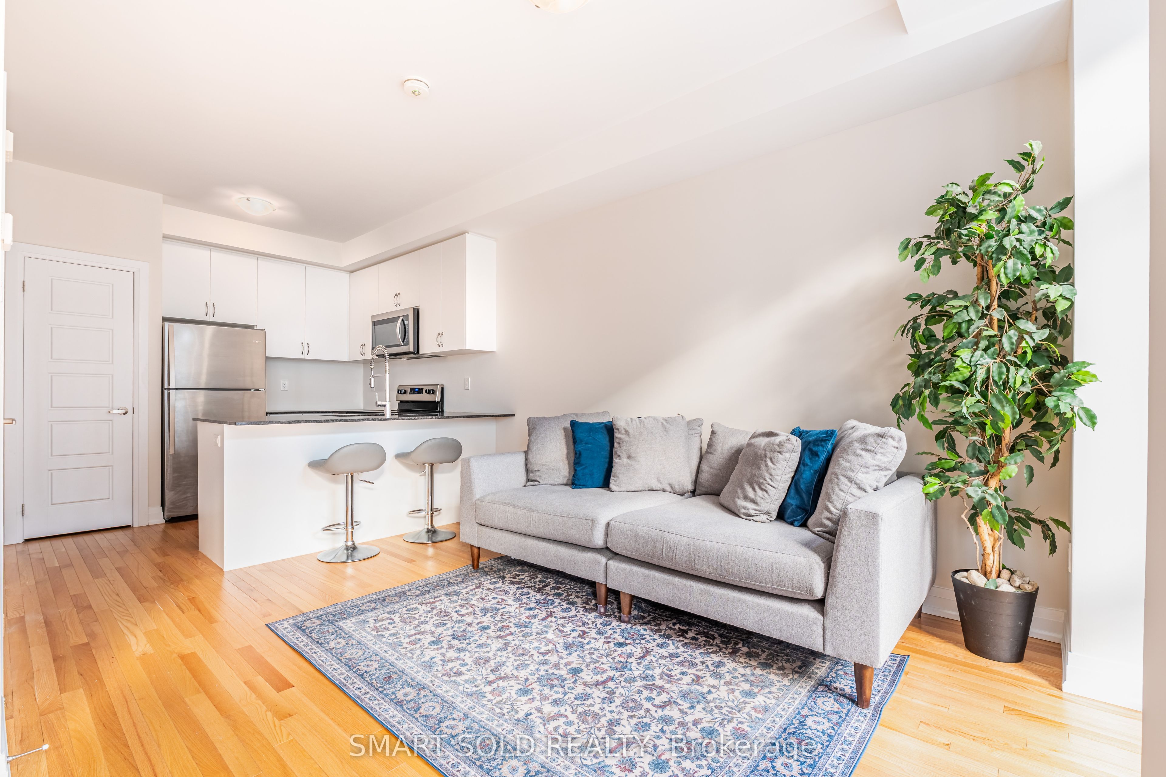 14-713 Lawrence Avenue W, Toronto, ON, M6A 1B4