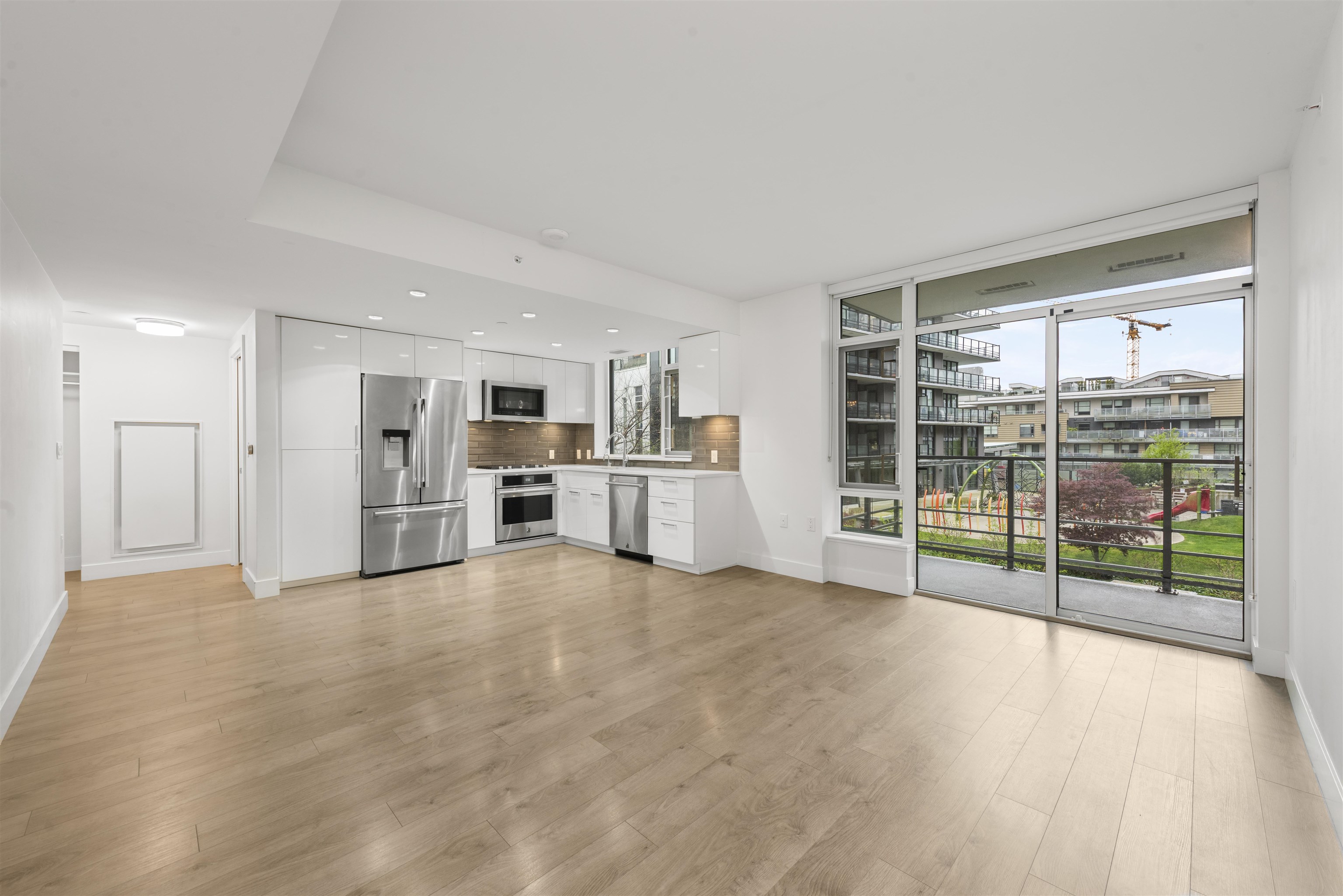 Additional image 2 of 304-3498 Marine Way, Vancouver, BC, V5S 0H1
