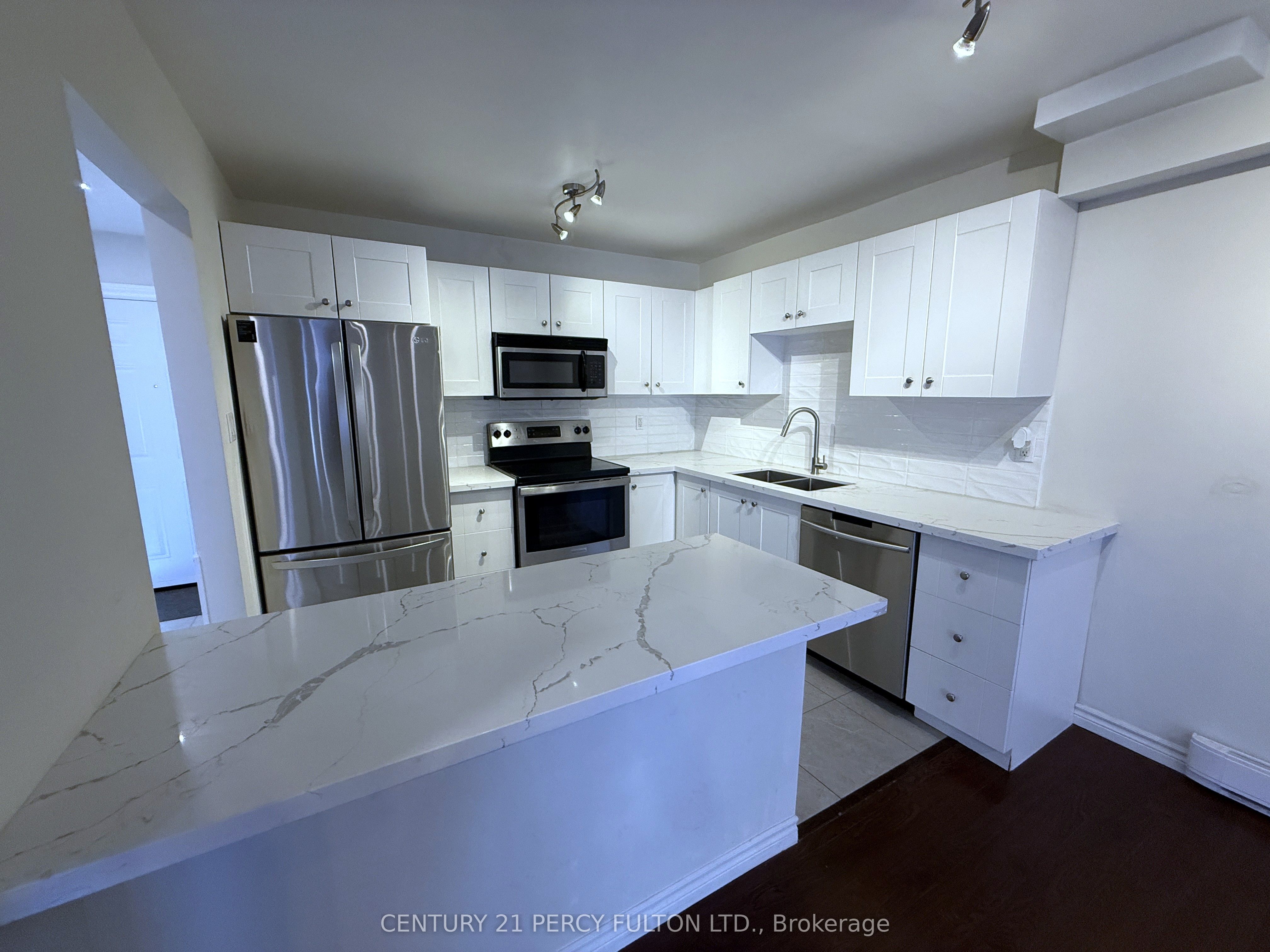 22-221 Ormond Drive, Oshawa, ON, L1G 6T7 photo 2