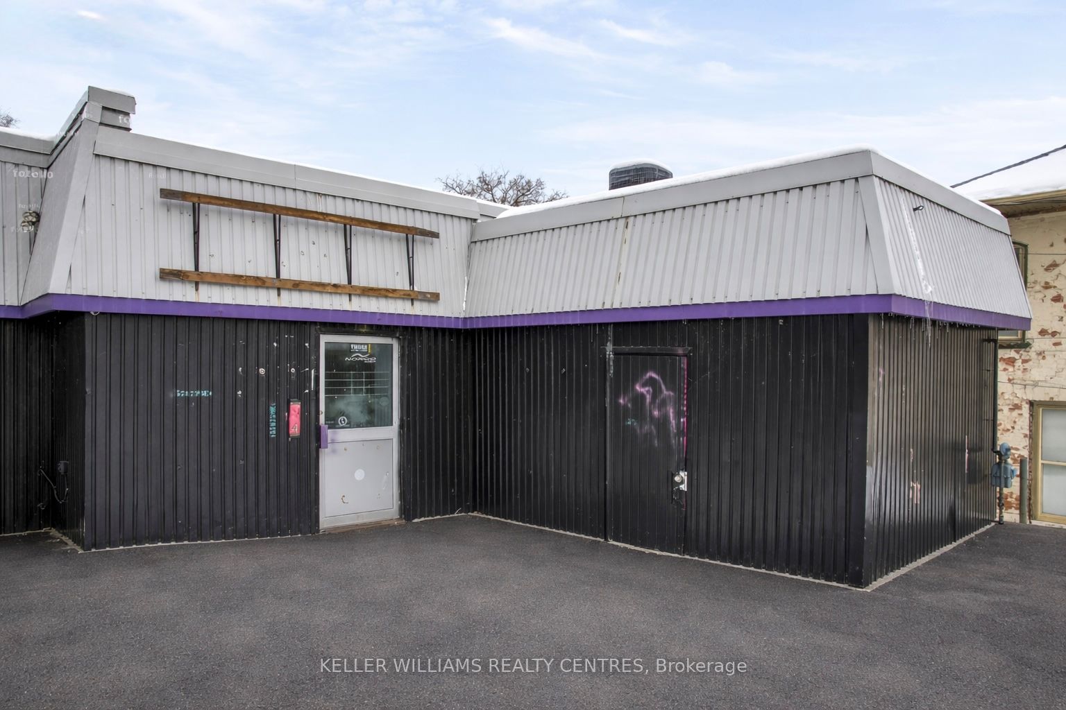Additional image 2 of 384 Queen Street, Peterborough, ON, K9H 3J6