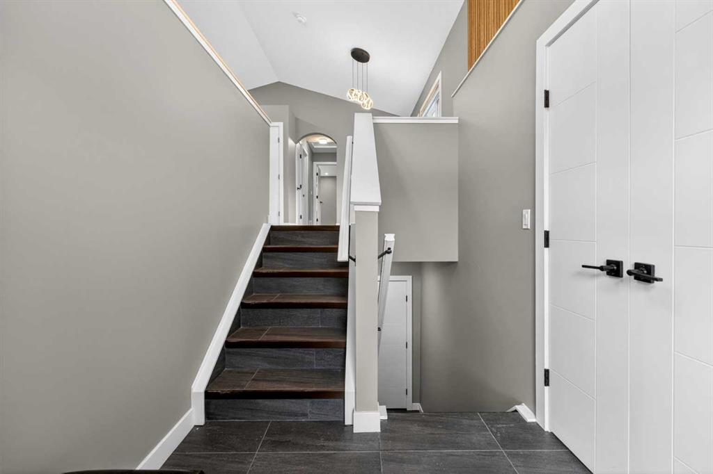 Additional image 3 of 125 Saddlefield Crescent NE, Calgary, AB, T3J 4Z8