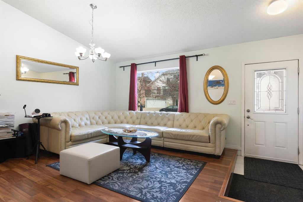 Additional image 4 of 8 Hawkfield Crescent NW, Calgary, AB, T3G 1Z5