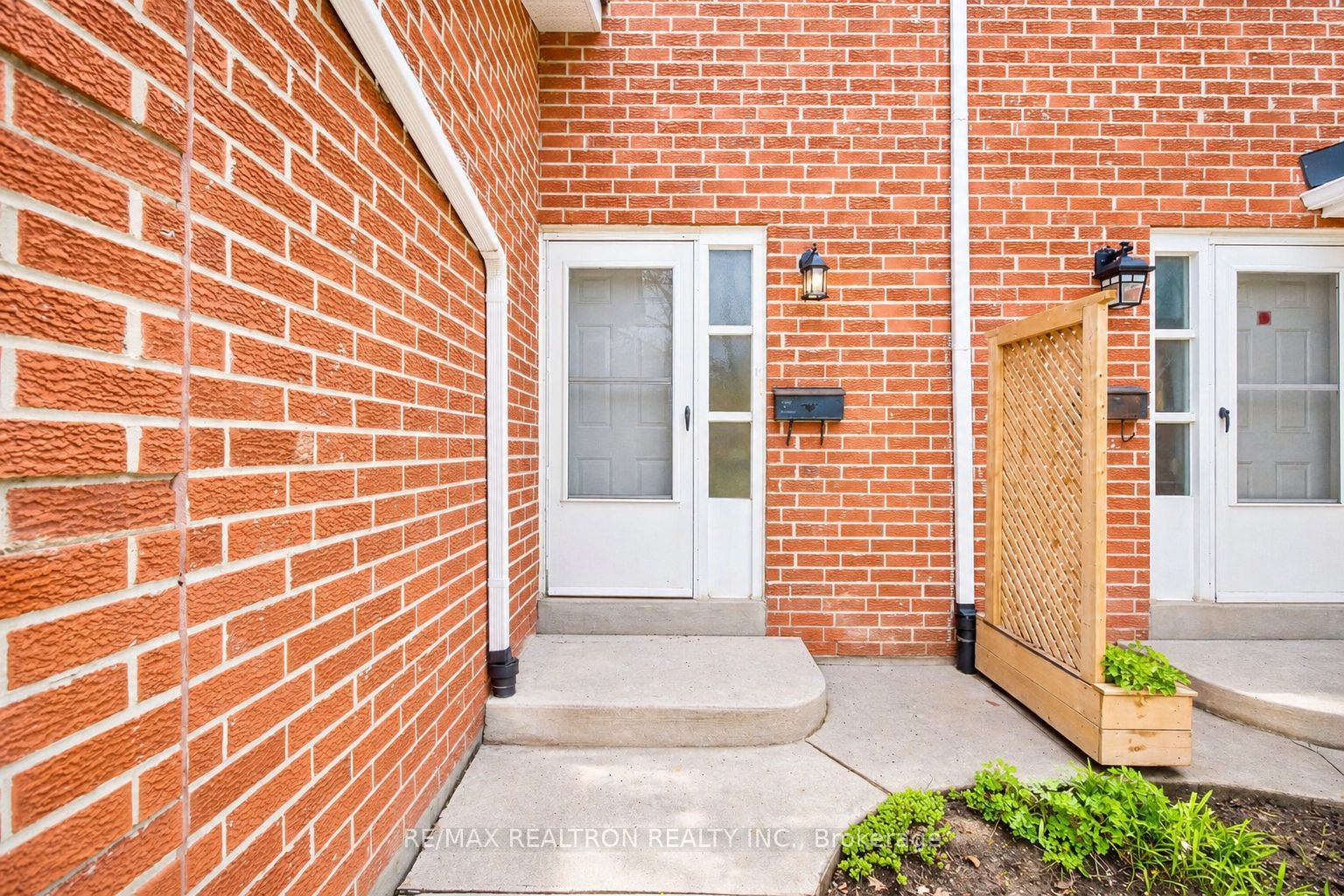 Additional image 3 of 22 Porterfield Crescent, Markham, ON, L3T 4S7