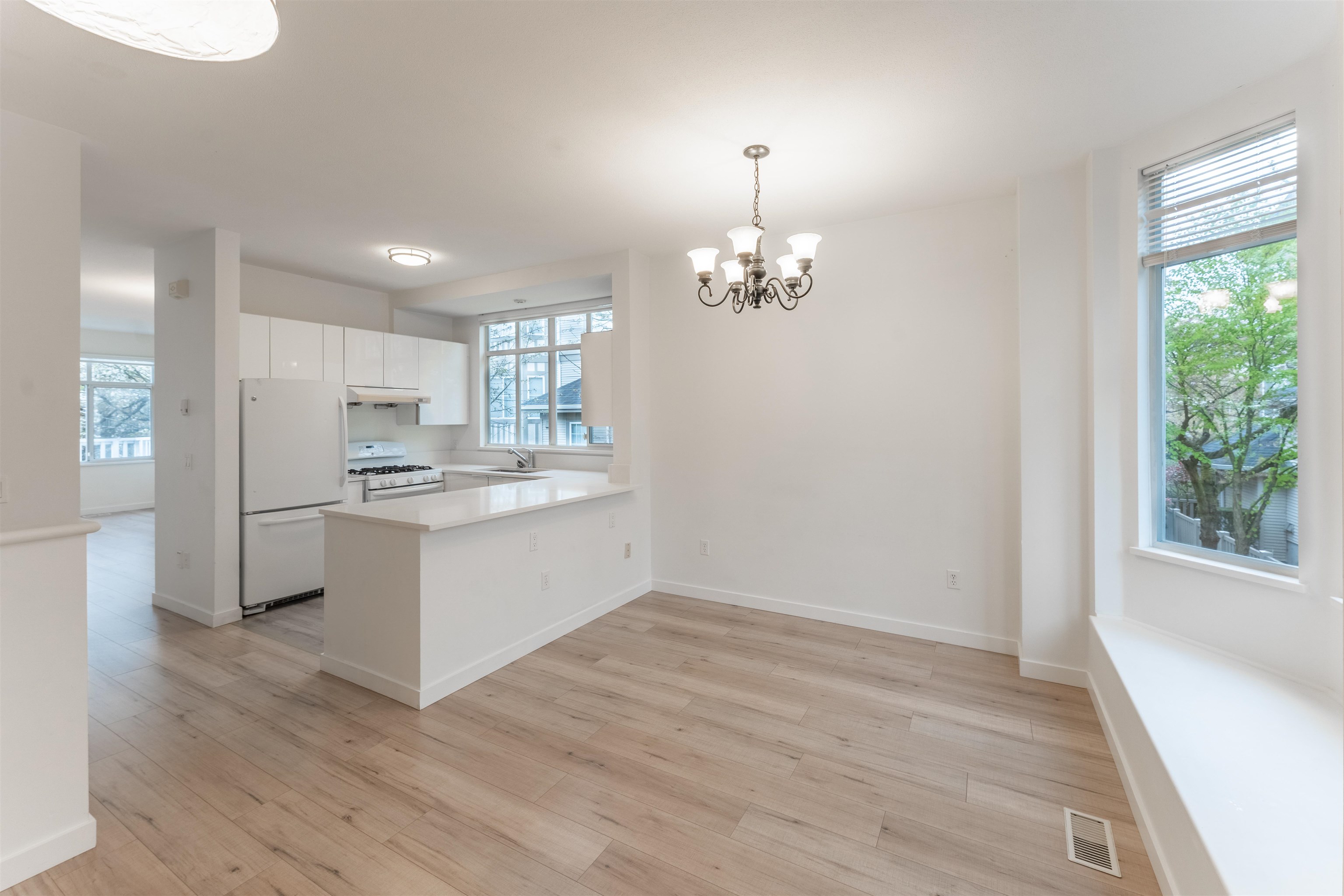 Additional image 5 of 8-6111 No. 1 Road, Richmond, BC, V7C 1T4