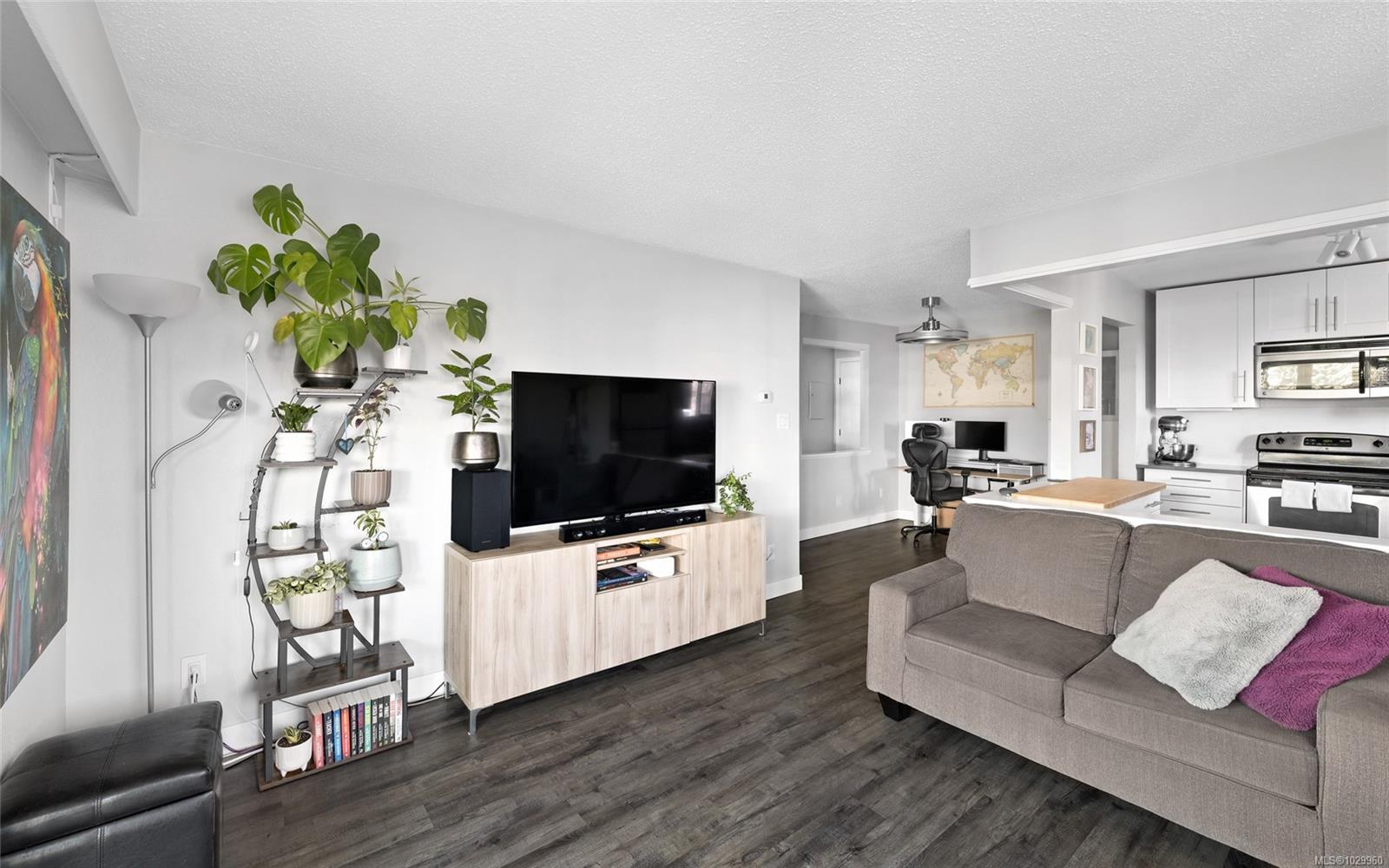 Additional image 5 of 401-1525 Hillside Avenue, Victoria, BC, V8T 2C1