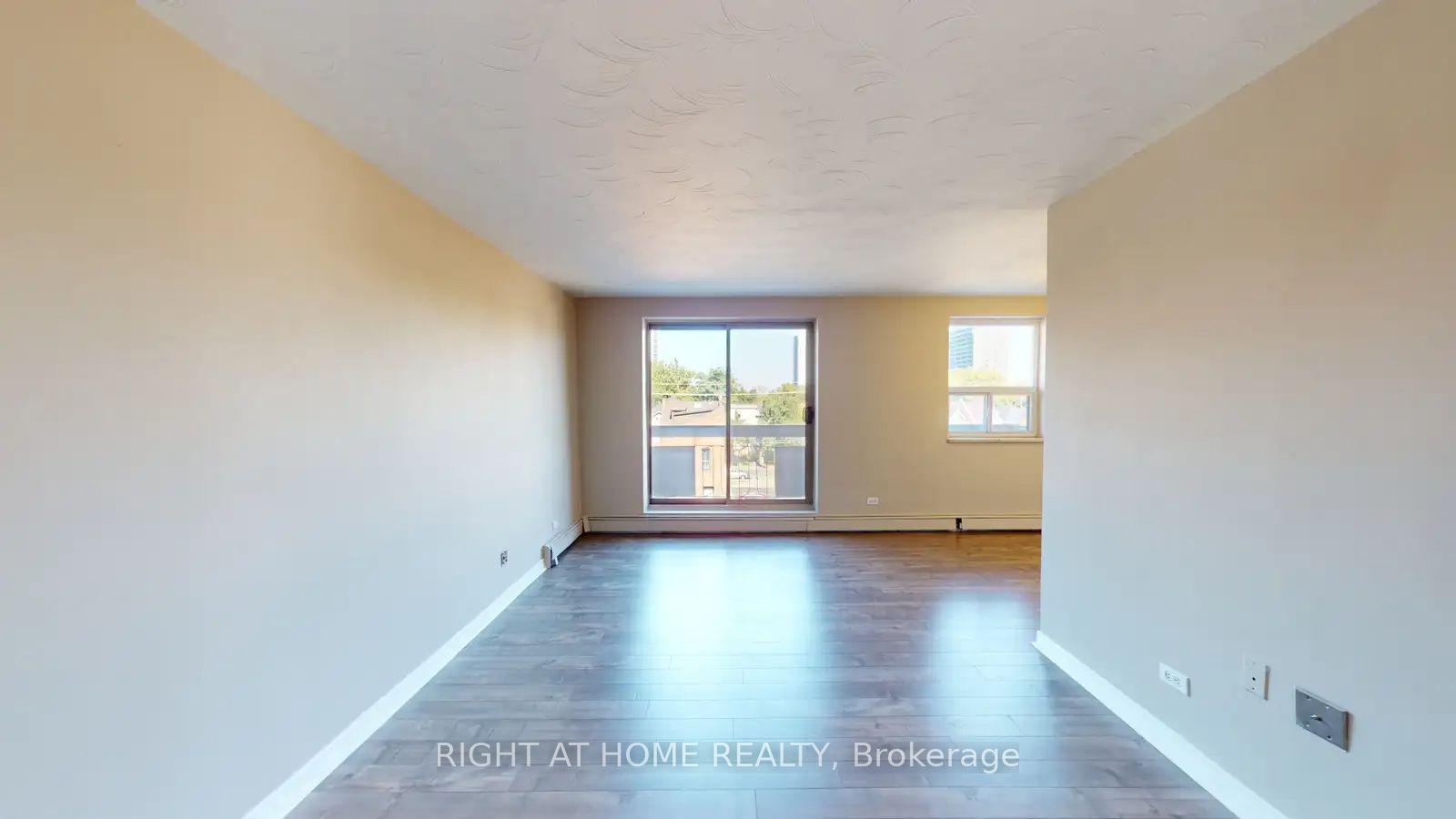 805-125 Forest Avenue, Hamilton, ON, L8N 1X7 photo 2