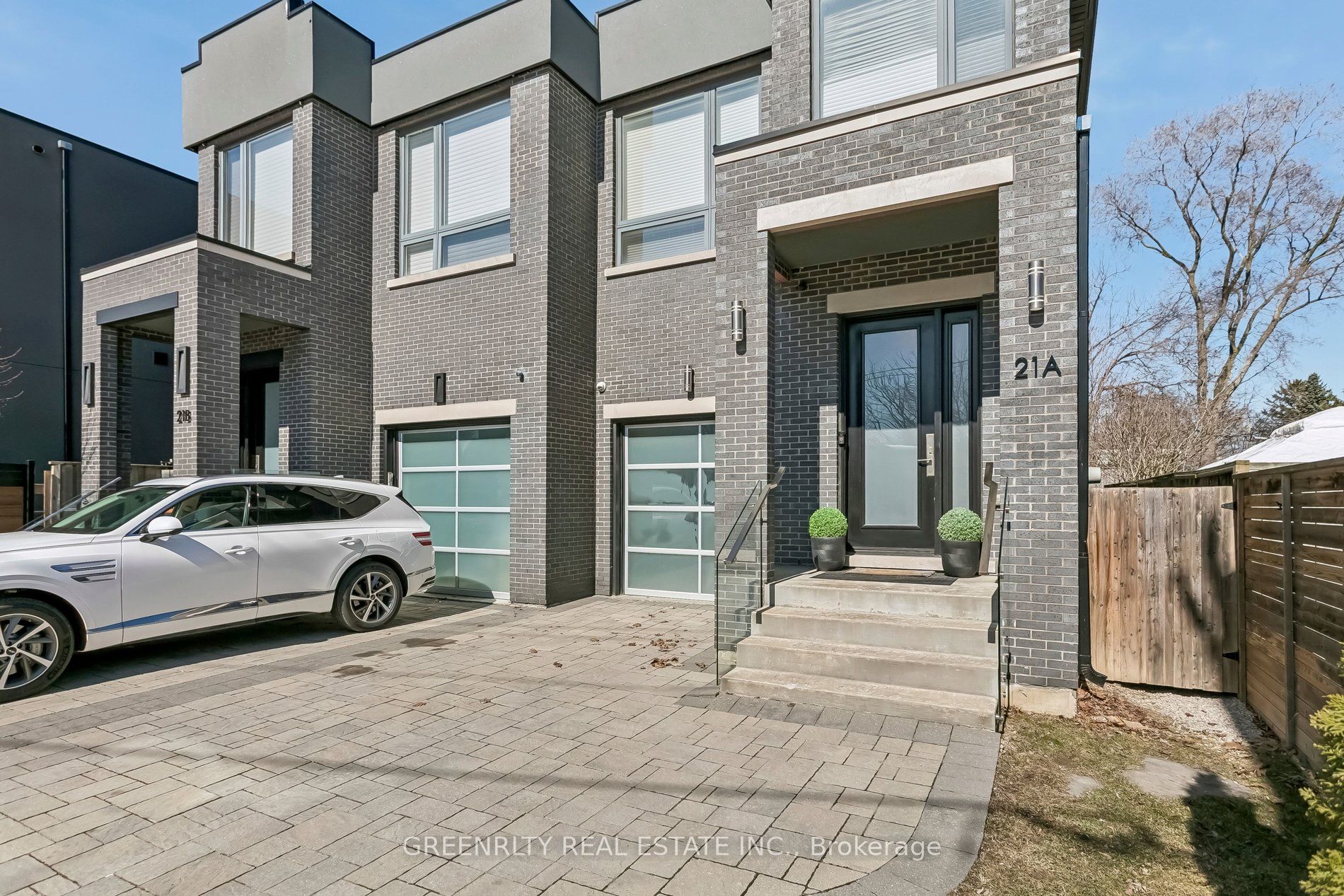 Additional image 2 of 21A Maple Avenue N, Mississauga, ON, L5H 2R9