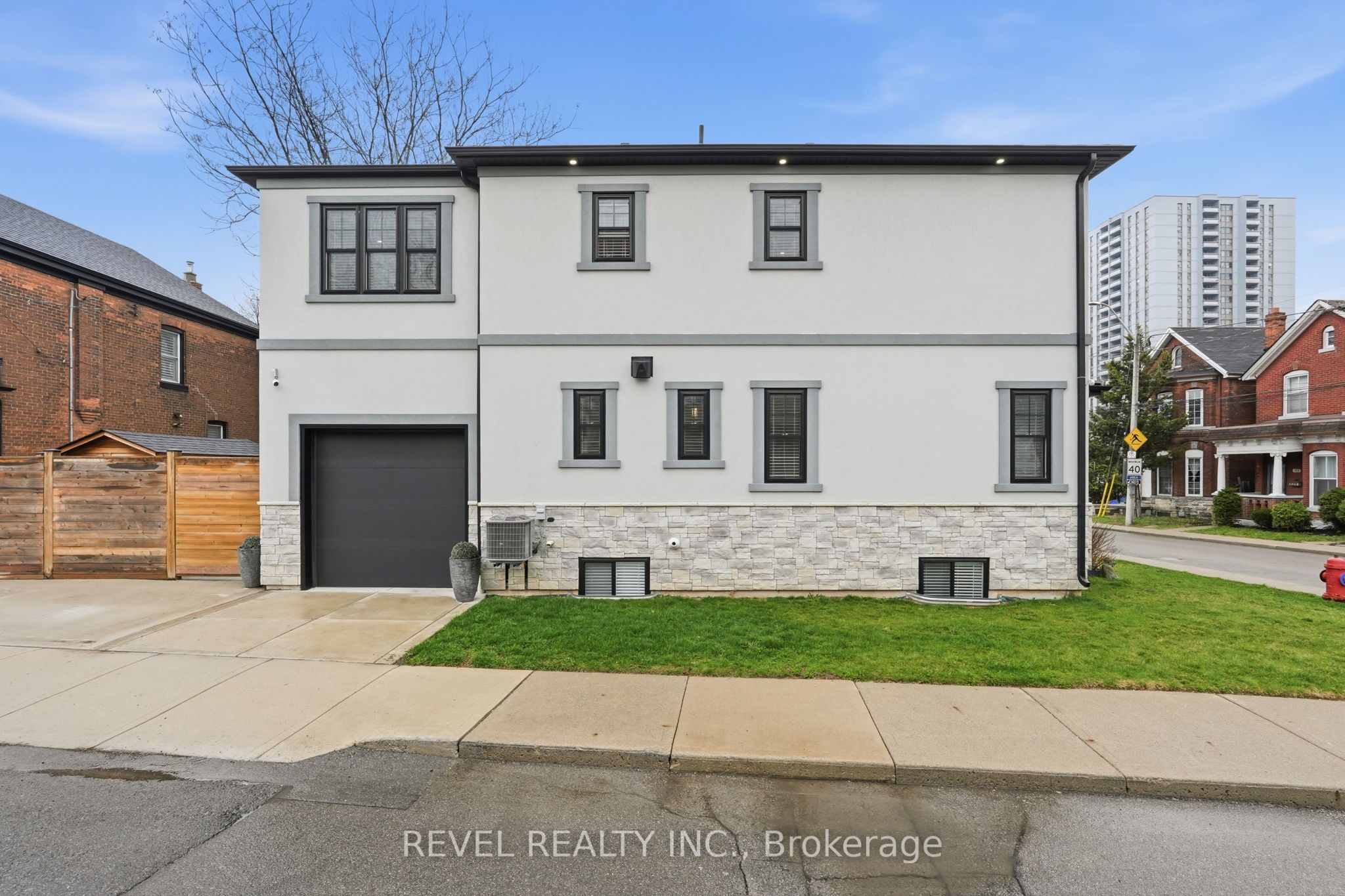 109 Ray Street N, Hamilton, ON, L8R 2Y1