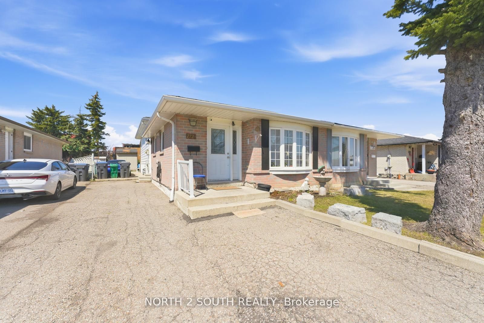 7739 Priory Crescent, Mississauga, ON, L4T 3H6