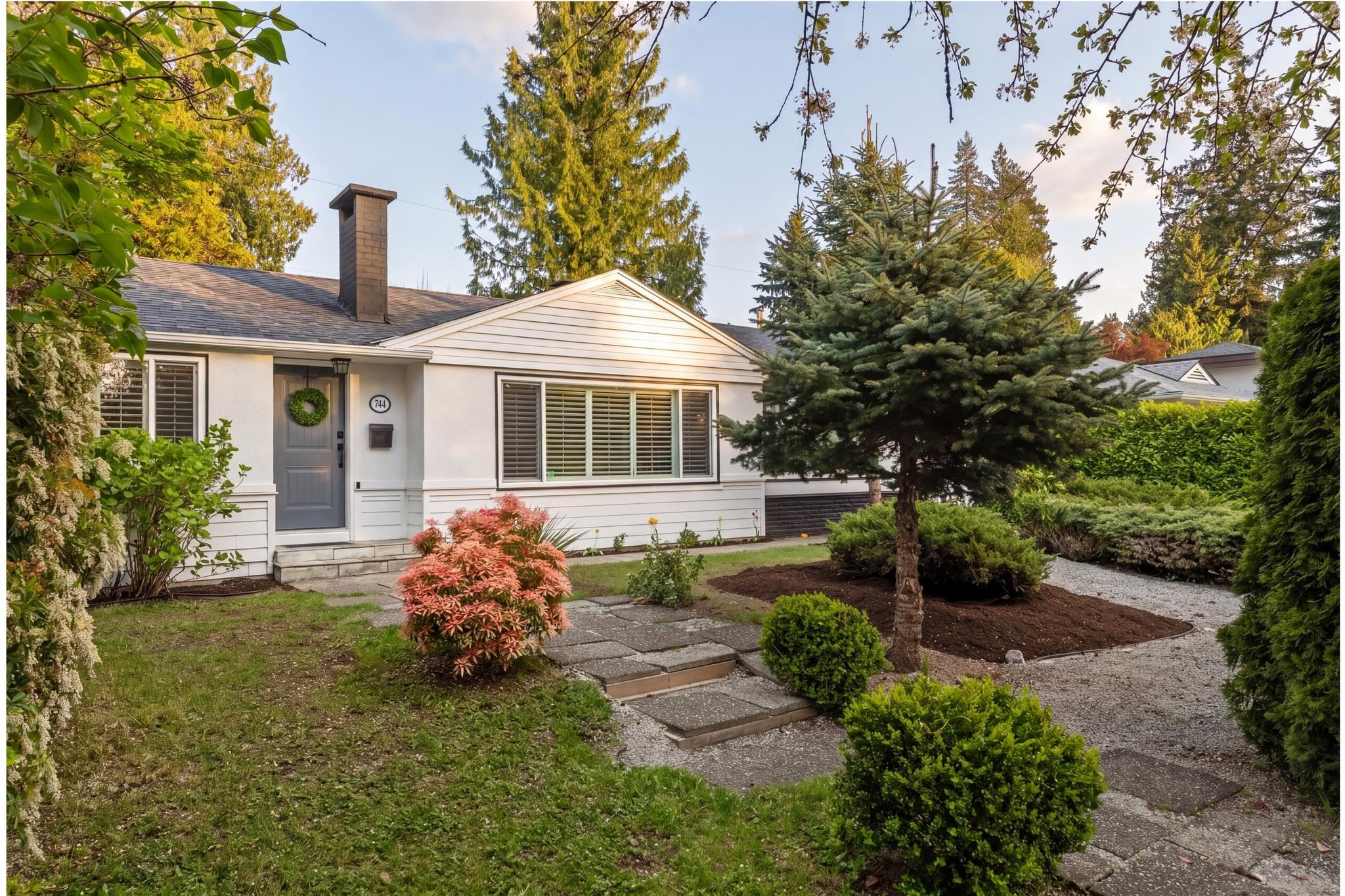 744 Kilkeel Place, North Vancouver, BC, V7N 2X1