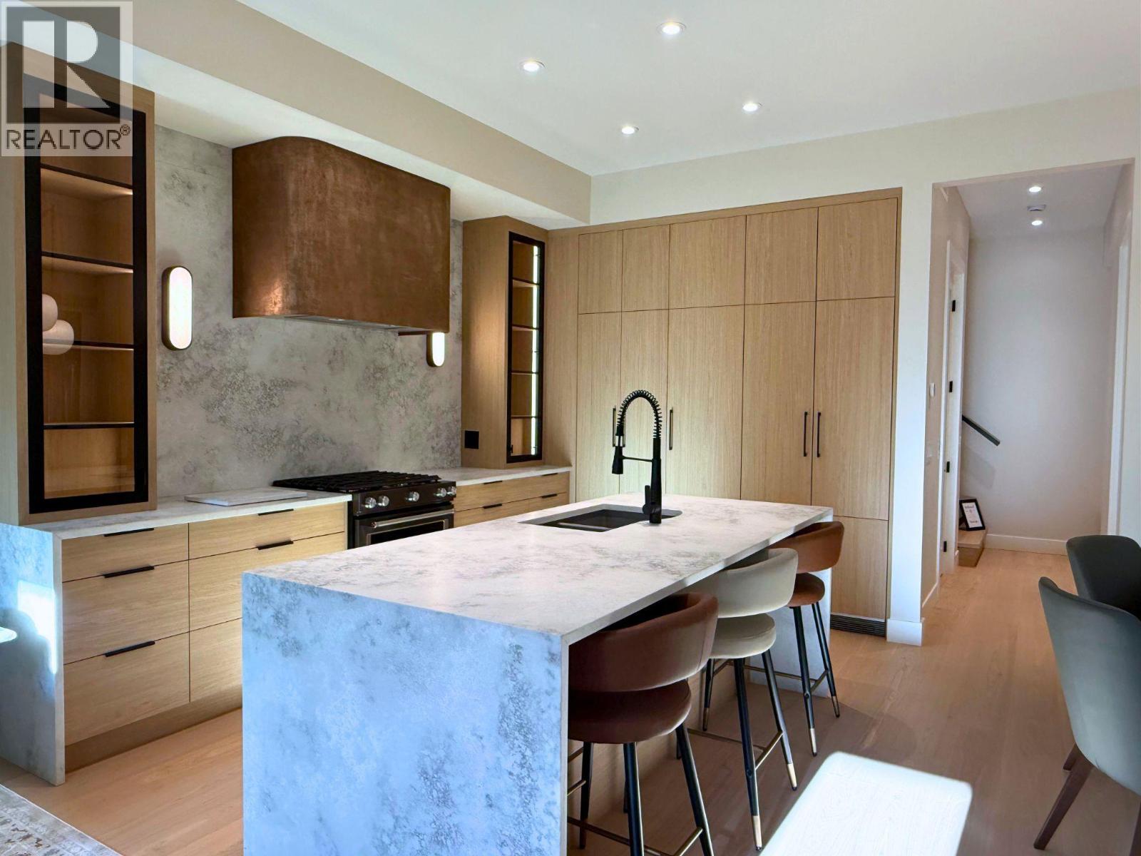 Additional image 3 of 4-781 Martin Avenue, Kelowna, BC, V1Y6V4