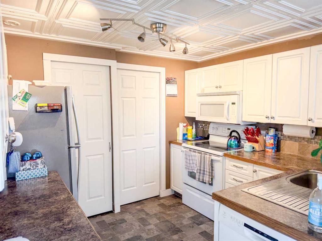Additional image 5 of 107-6834 59 Avenue, Red Deer, AB, T4P 1C9