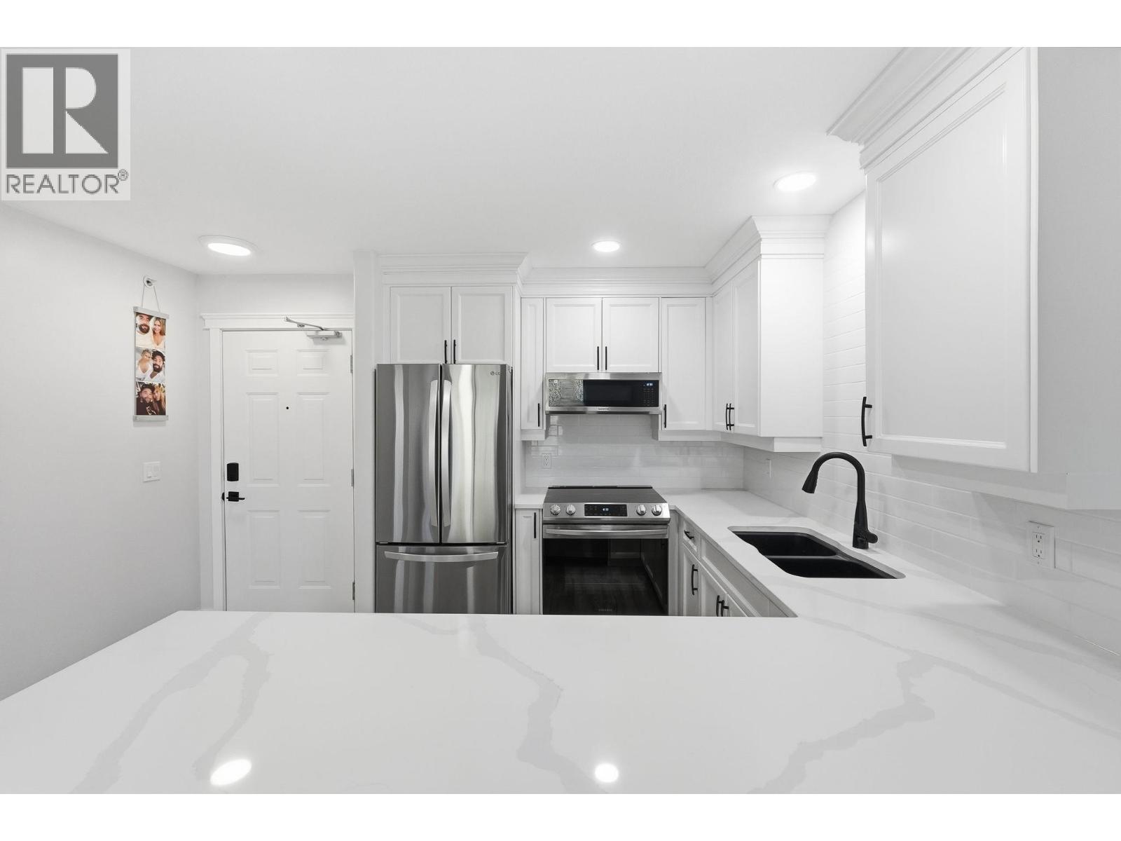 Additional image 3 of 309-1965 Pandosy Street, Kelowna, BC, V1Y1R9