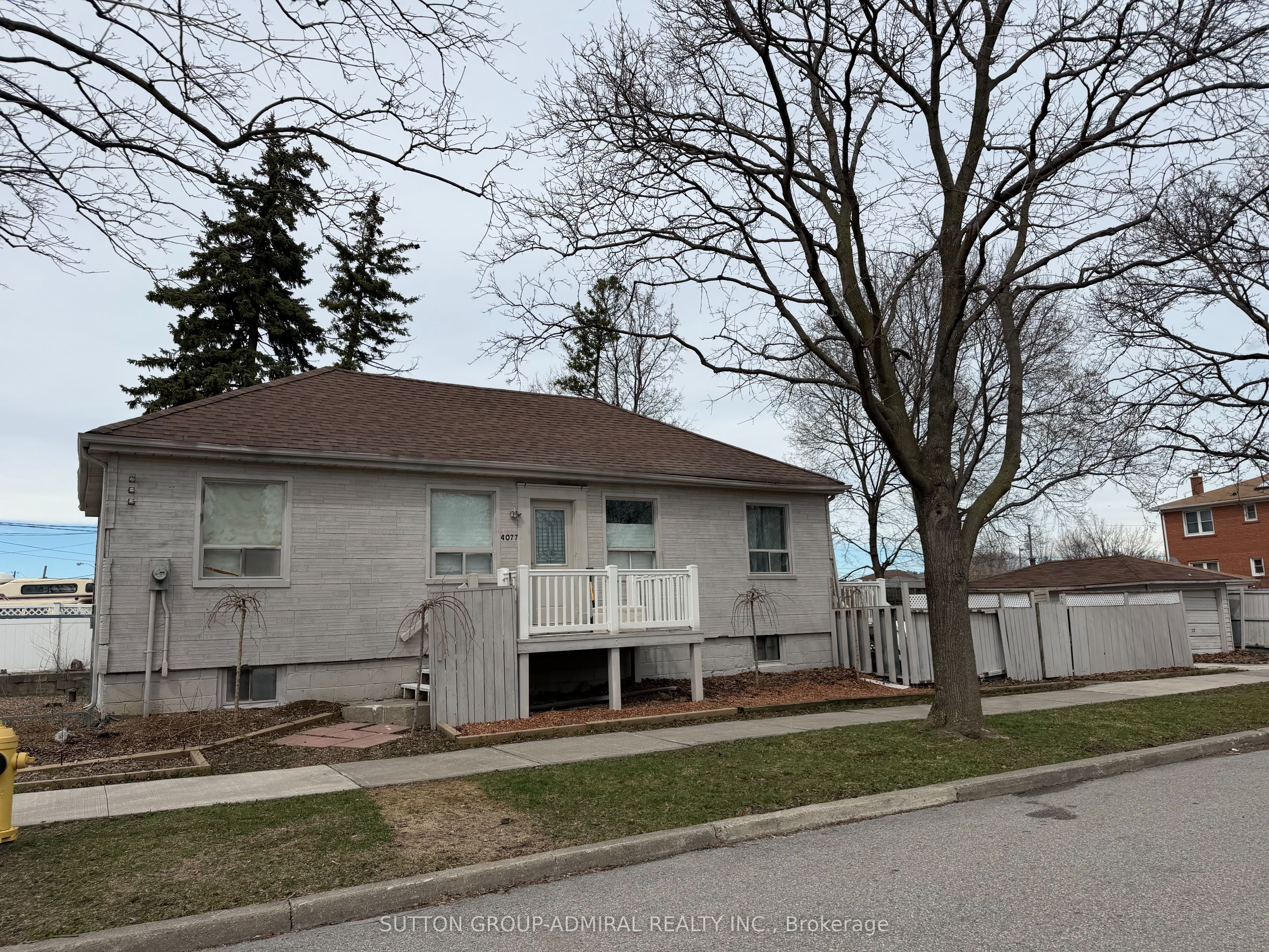 4077 Dufferin Street, Toronto, ON, M3H 5R8