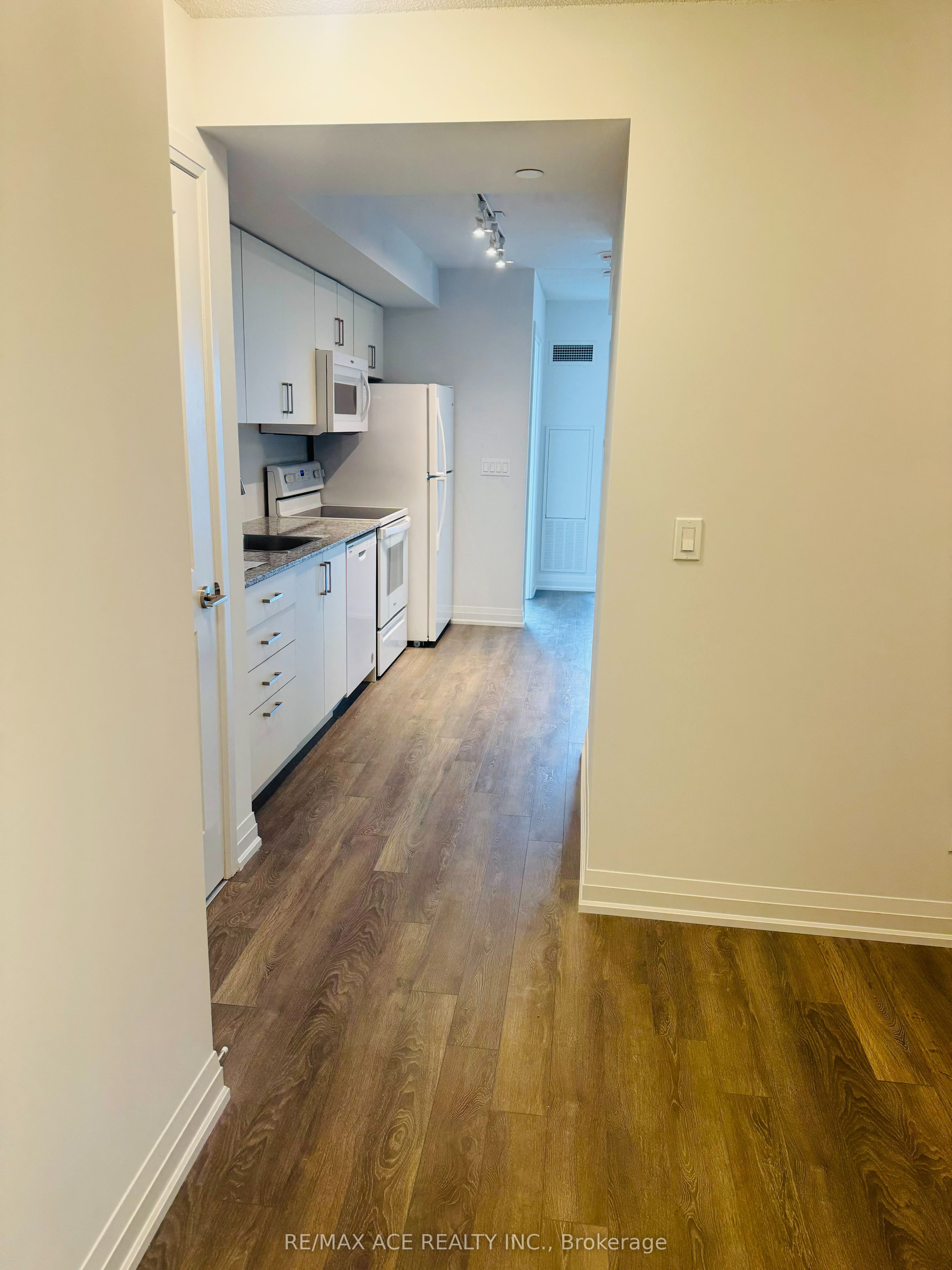 Additional image 3 of 1102-20 Meadowglen Place, Toronto, ON, M1G 0A9