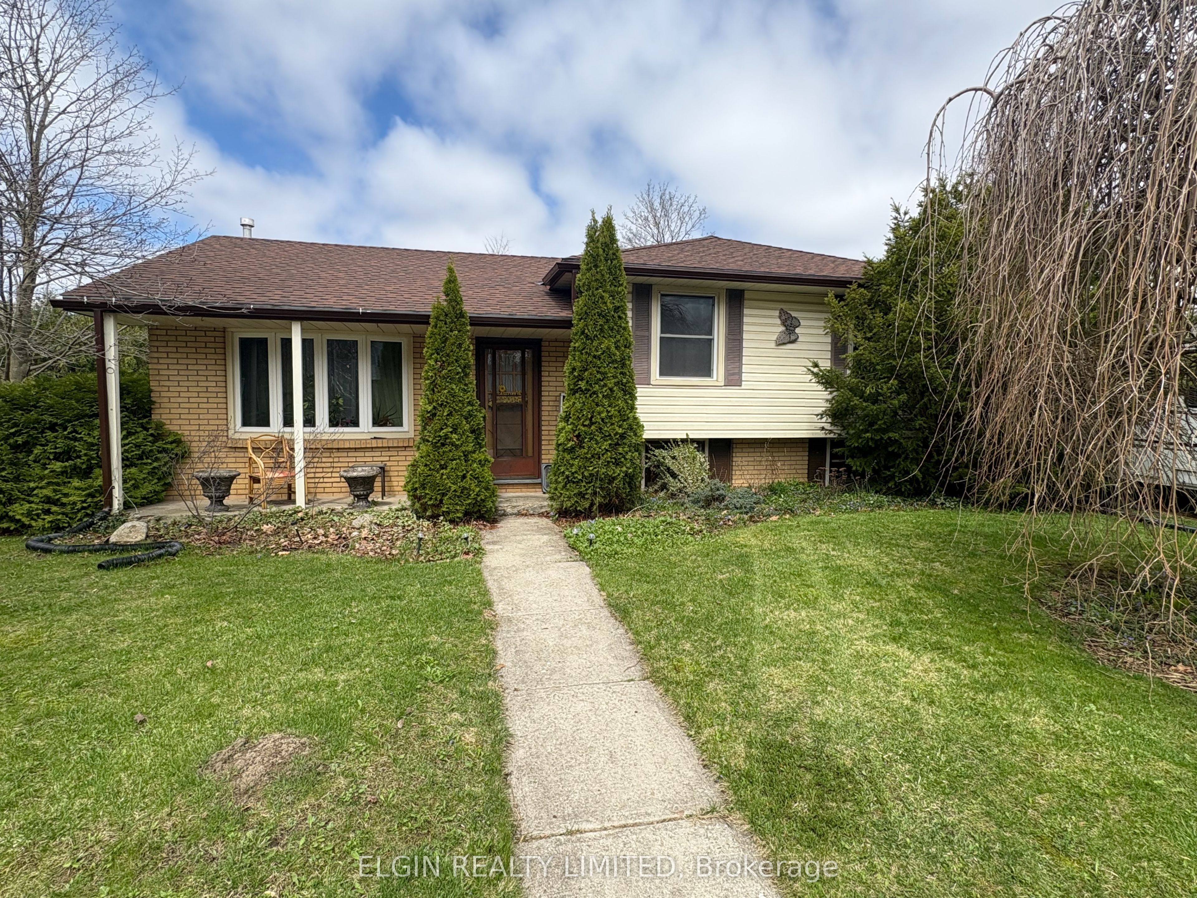 14 Glanworth Avenue, St. Thomas, ON, N5R 1E7