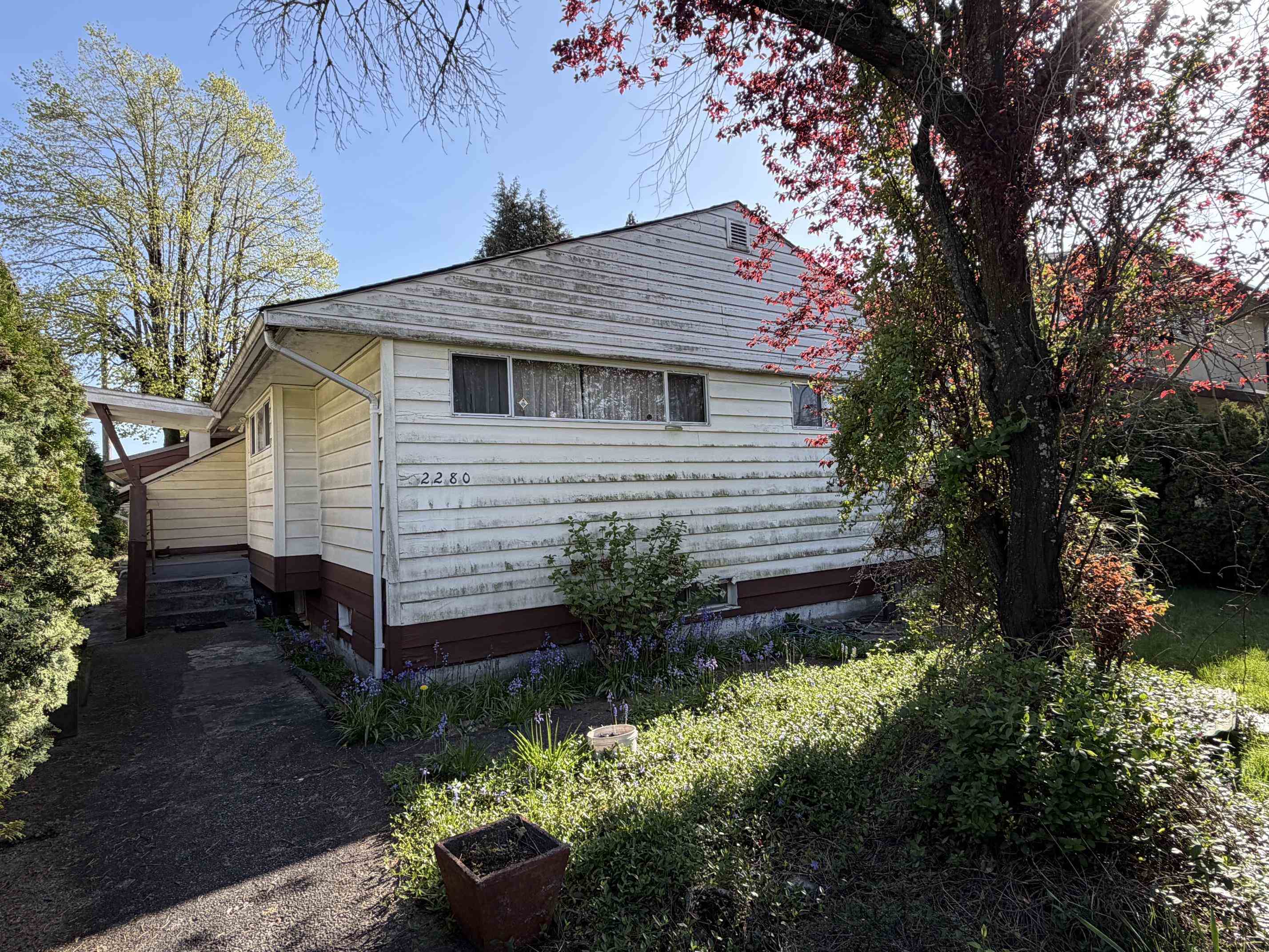 2280 54th Avenue E, Vancouver, BC, V5P 1Y9
