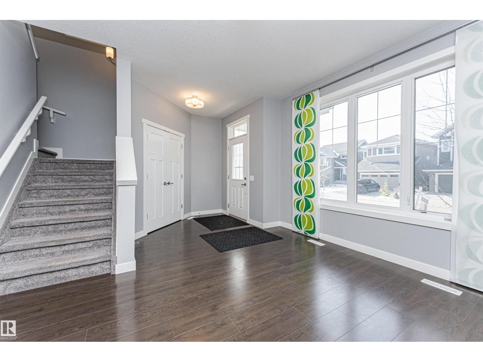Additional image 4 of 16420 15 Avenue SW, Edmonton, AB, T6W2T2