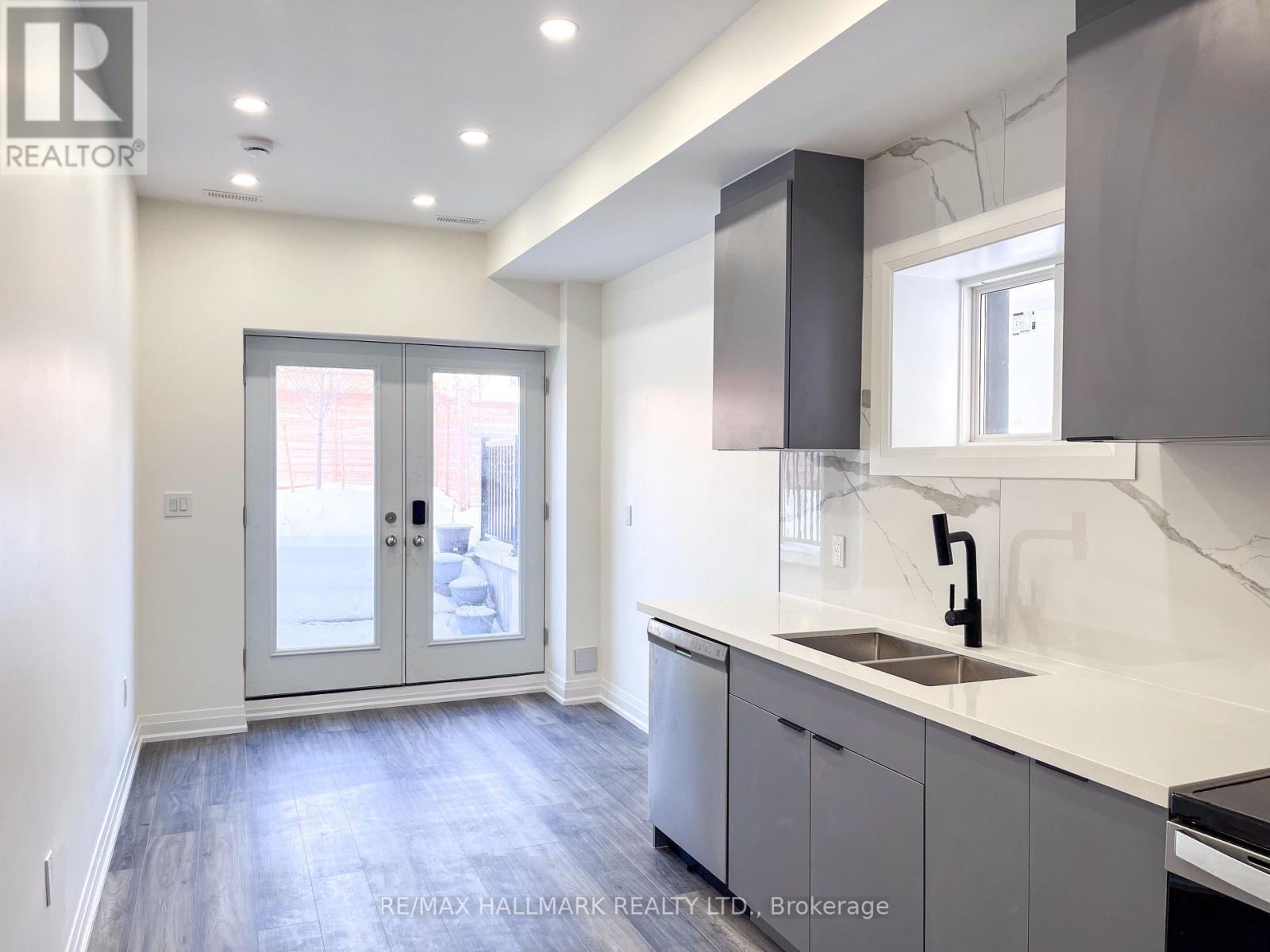 Additional image 3 of 22 Direzze Court, Richmond Hill, ON, L4C7V8