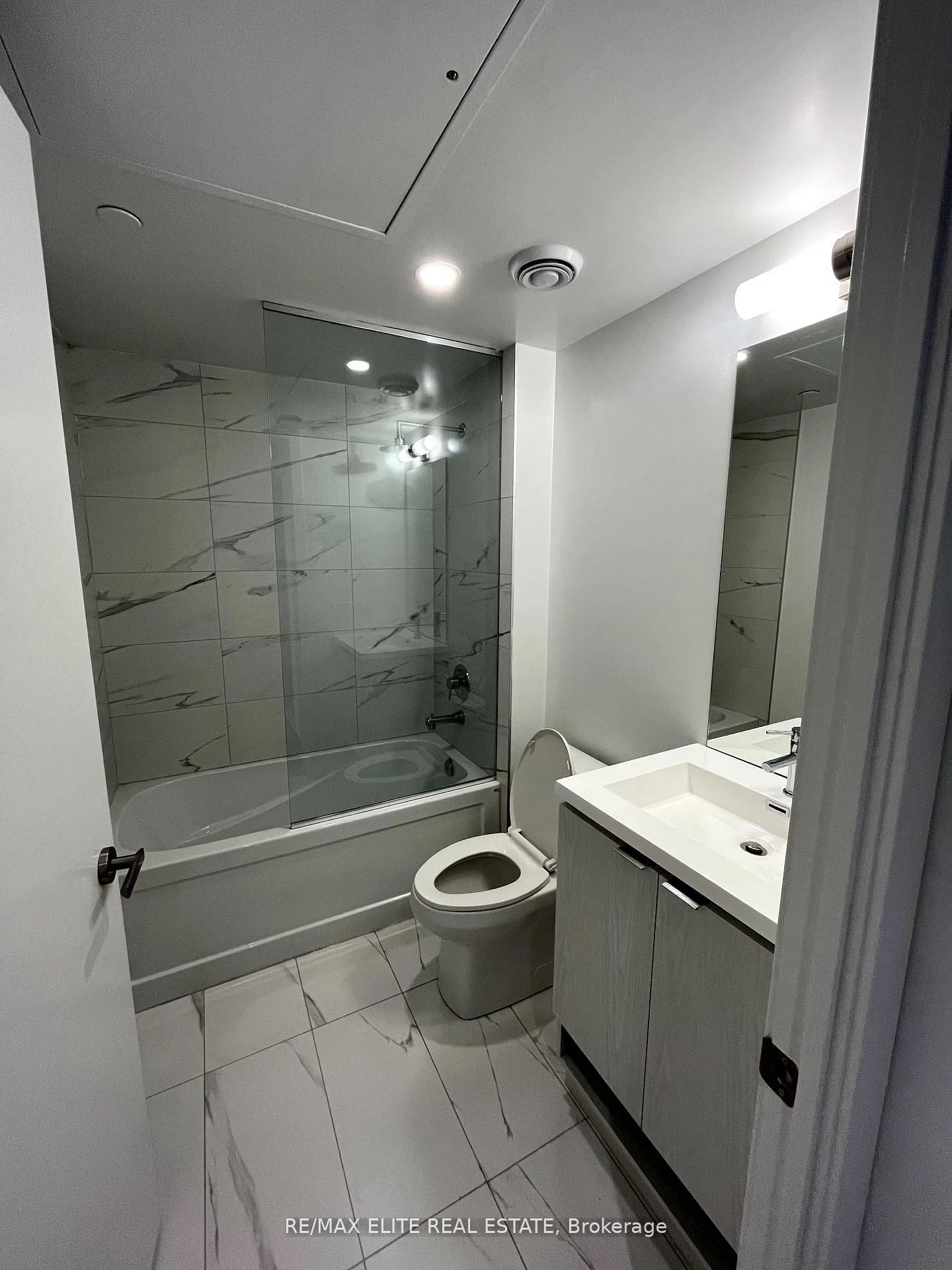 Additional image 5 of 2802-55 Cooper Street, Toronto, ON, M5E 0G1