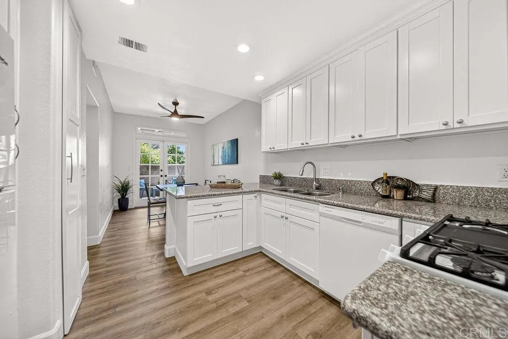 3404 Cameo Drive Unit 2, Oceanside, CA 92056 photo 4