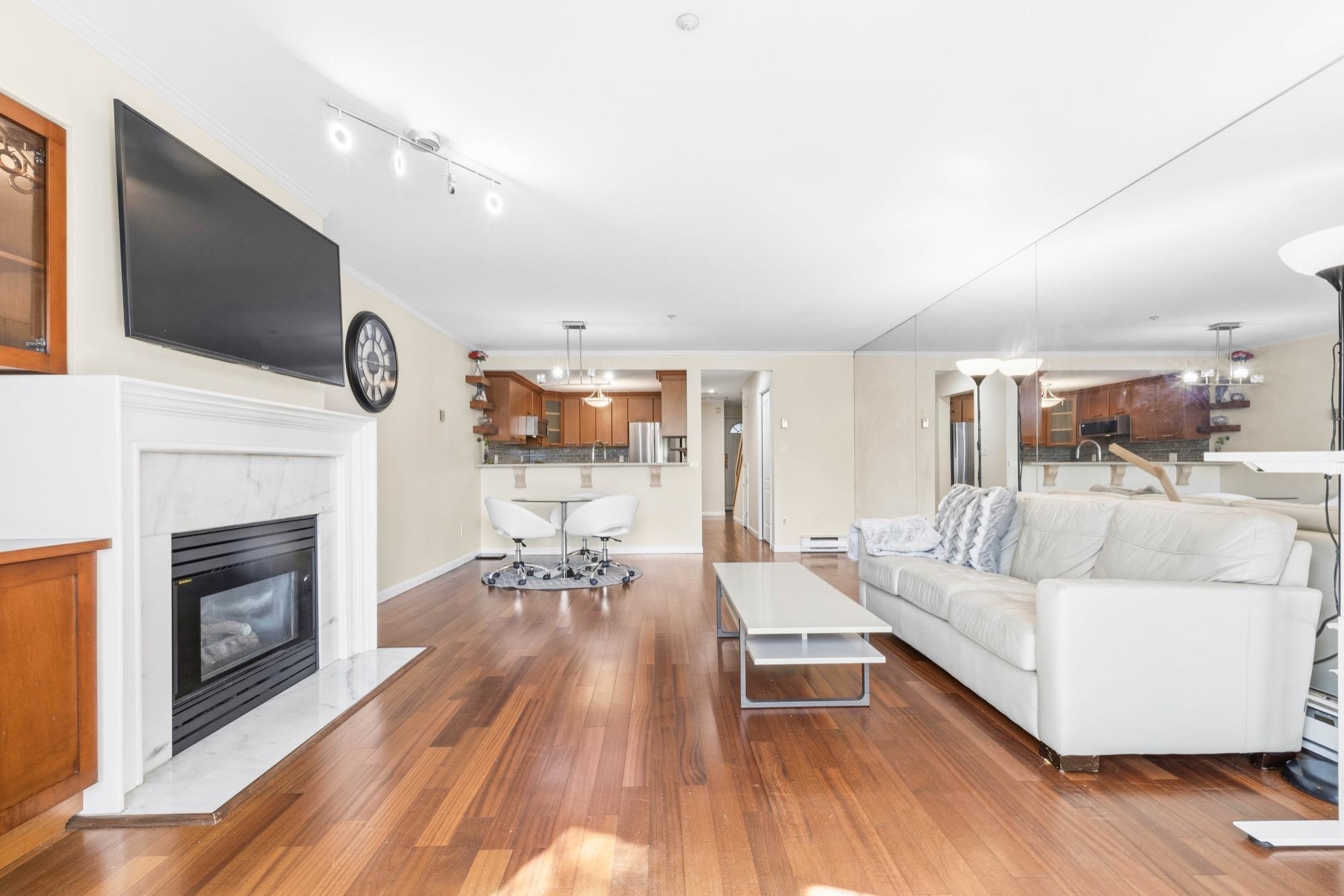 3-2150 Marine Drive SE, Vancouver, BC, V5P 2S1