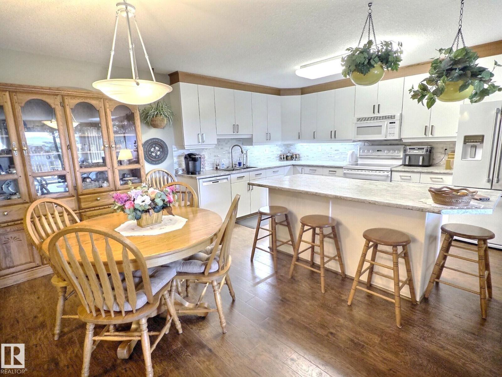 Additional image 3 of 108-8922 156 Street NW, Edmonton, AB, T5R5Z3