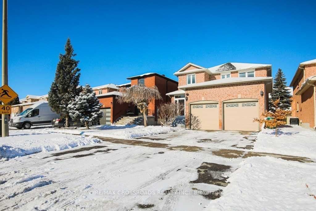 87 Woodriver Street, Richmond Hill, ON, L4S 1H6
