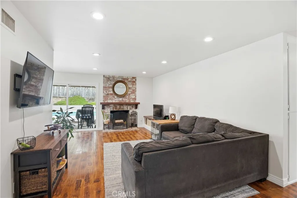 Additional image 4 of 30046 Abelia Rd, Canyon Country, CA 91387