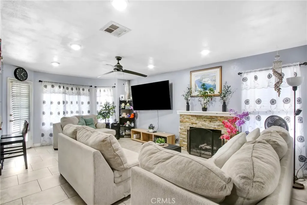 Additional image 21 of 142 S Lamarr St, Rialto, CA 92376