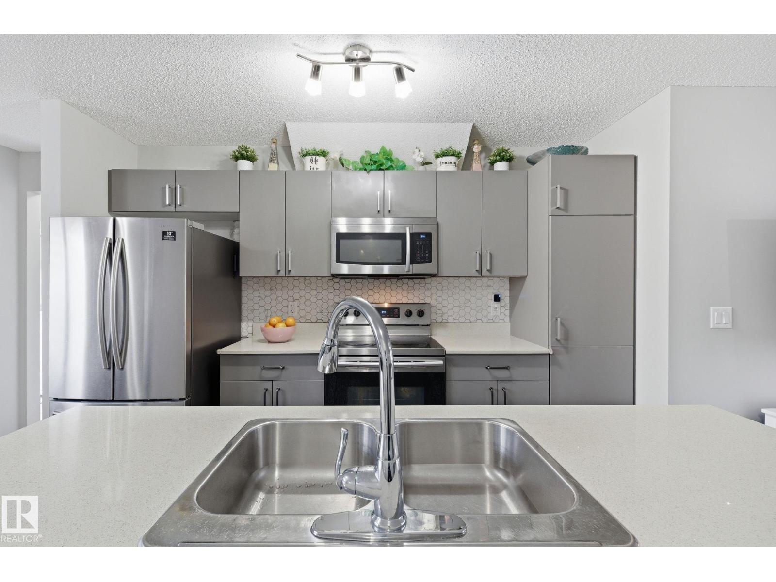 4636 175 Avenue NW, Edmonton, AB, T5Y4A1