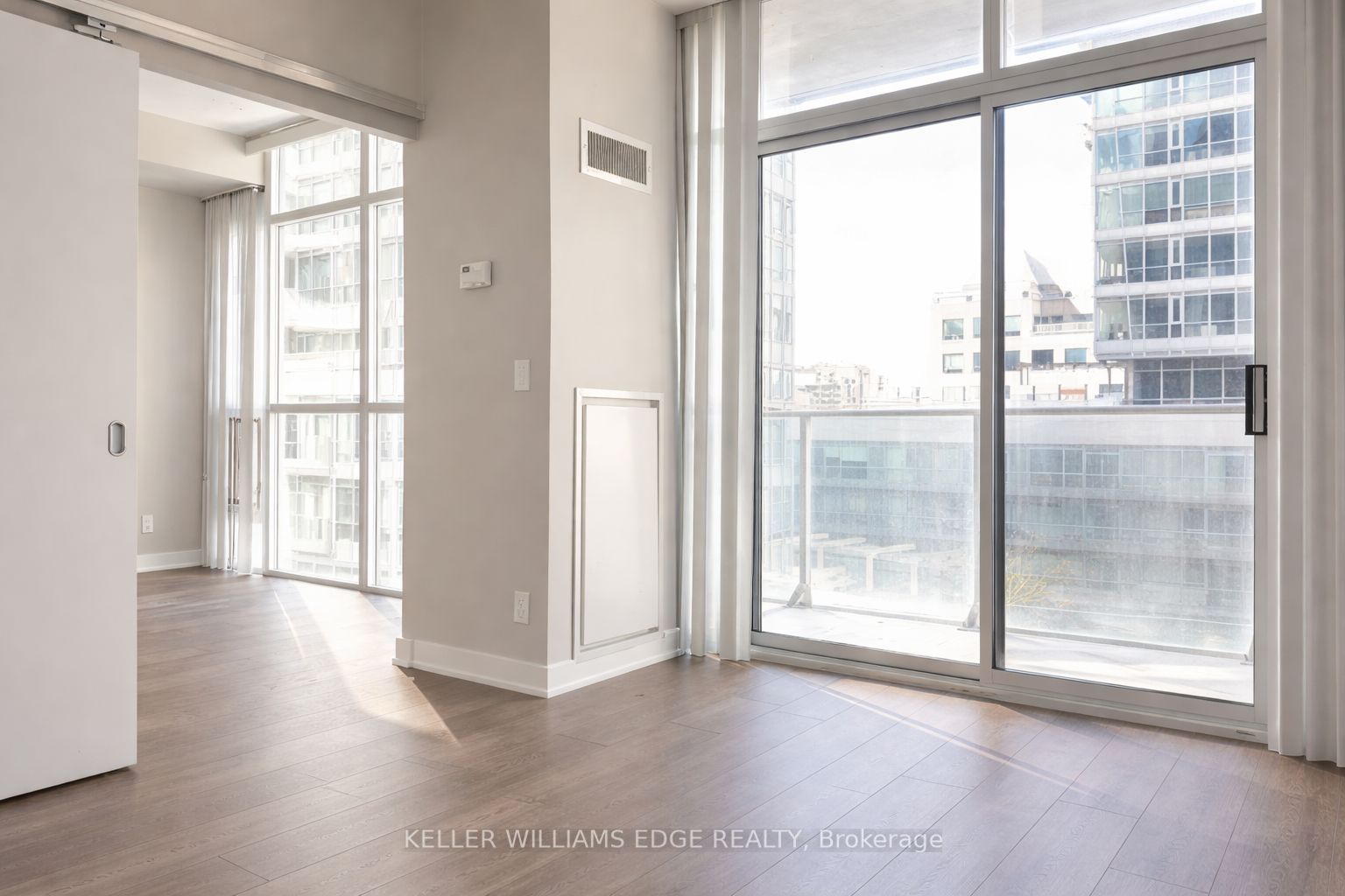 Additional image 4 of 1013-21 Nelson Street, Toronto, ON, M5V 1T8