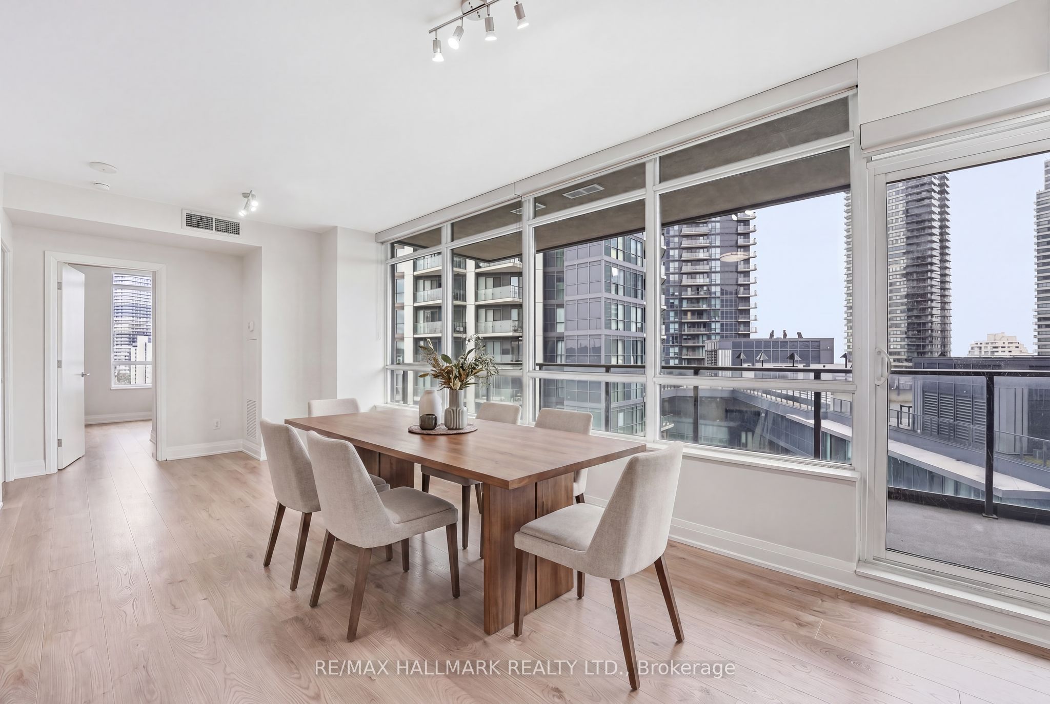 Additional image 2 of 710-36 Park Lawn Road, Toronto, ON, M8Y 0E5