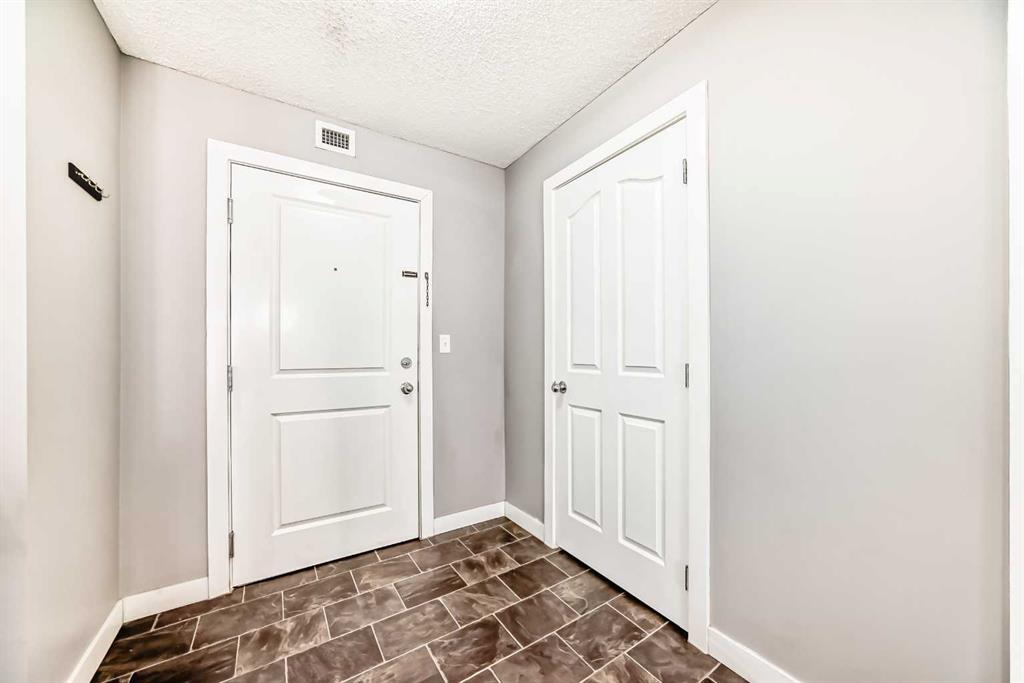 Additional image 3 of 4304-403 Mackenzie Way SW, Airdrie, AB, T4B 3V7