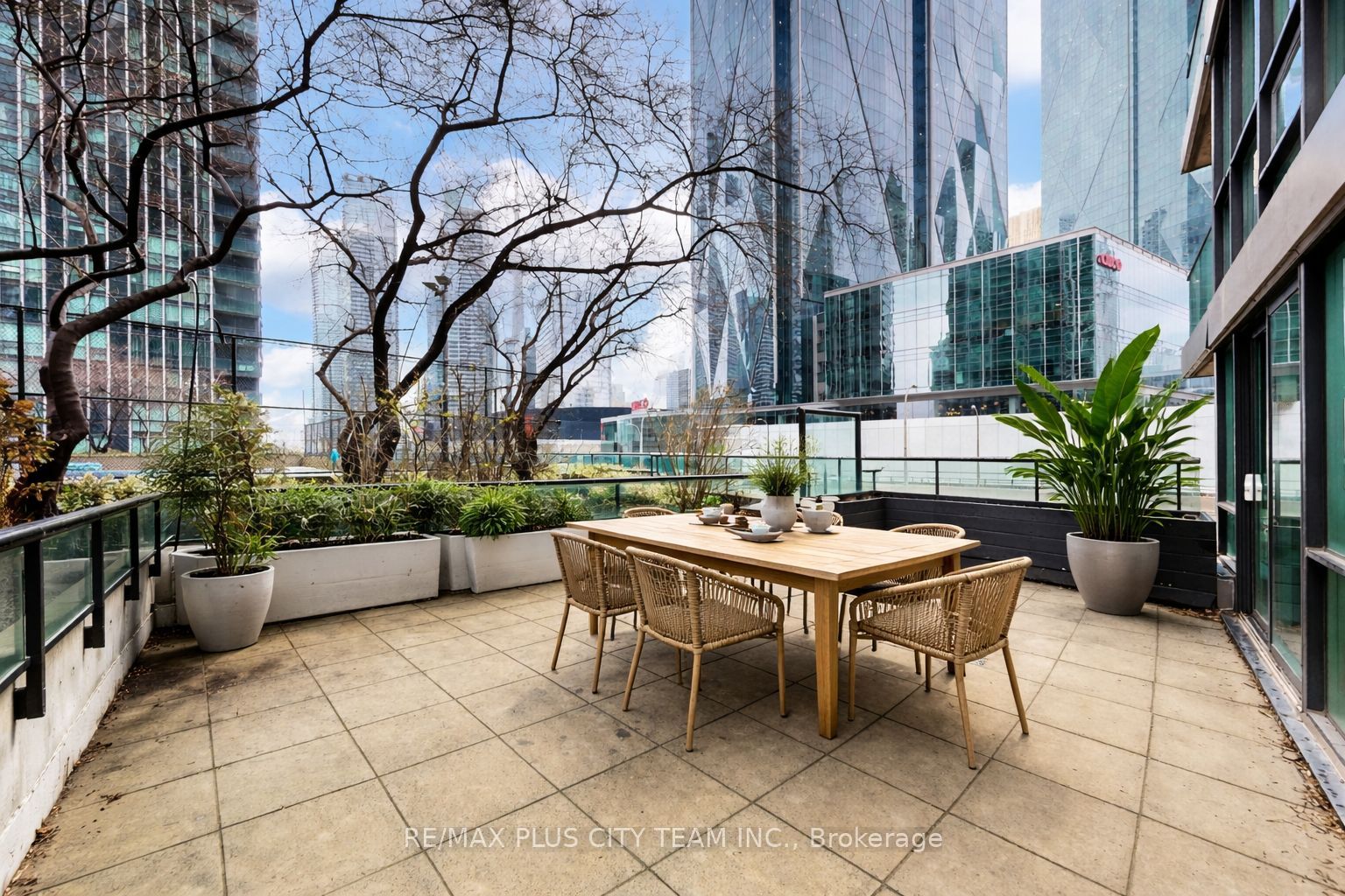 Additional image 5 of 502-16 Yonge Street, Toronto, ON, M5E 2A1