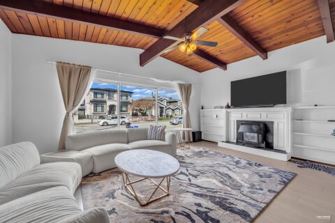 Additional image 7 of 7750 15th Avenue, Burnaby, BC, V3N 1W5