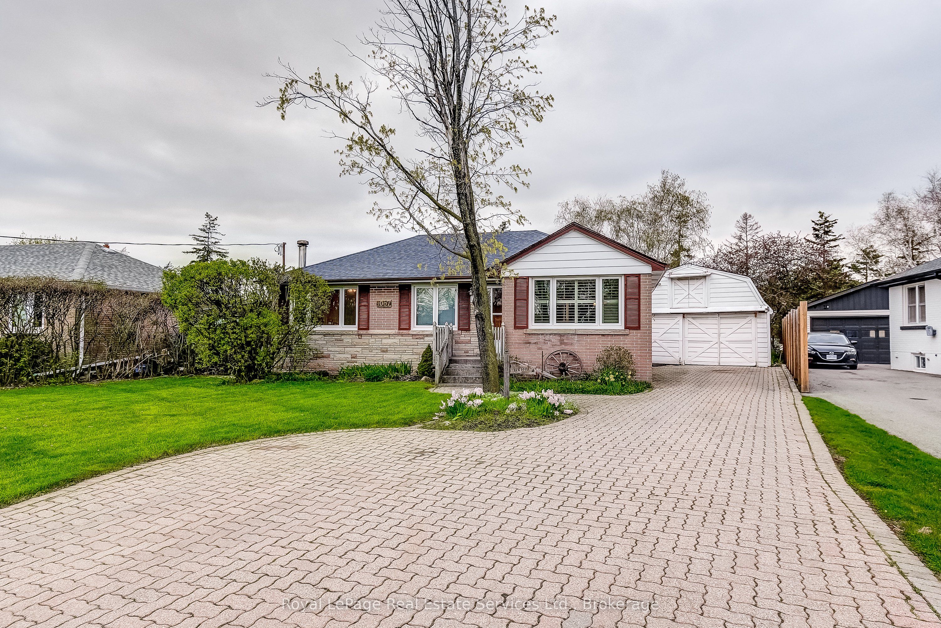 1067 Pinegrove Road, Oakville, ON, L6L 2W3