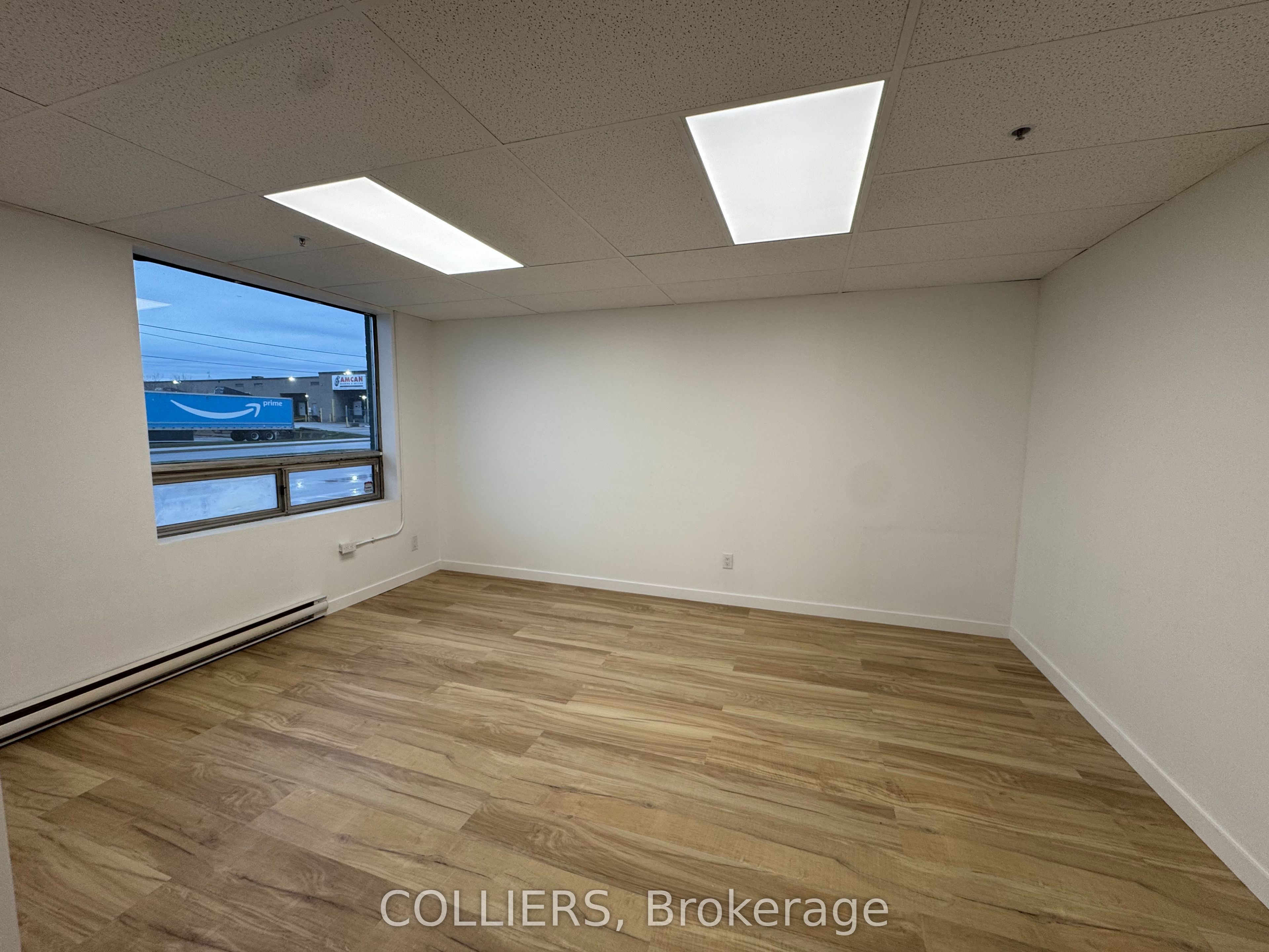 Additional image 4 of 8-1200 Aimco Boulevard, Mississauga, ON, L4W 1B2