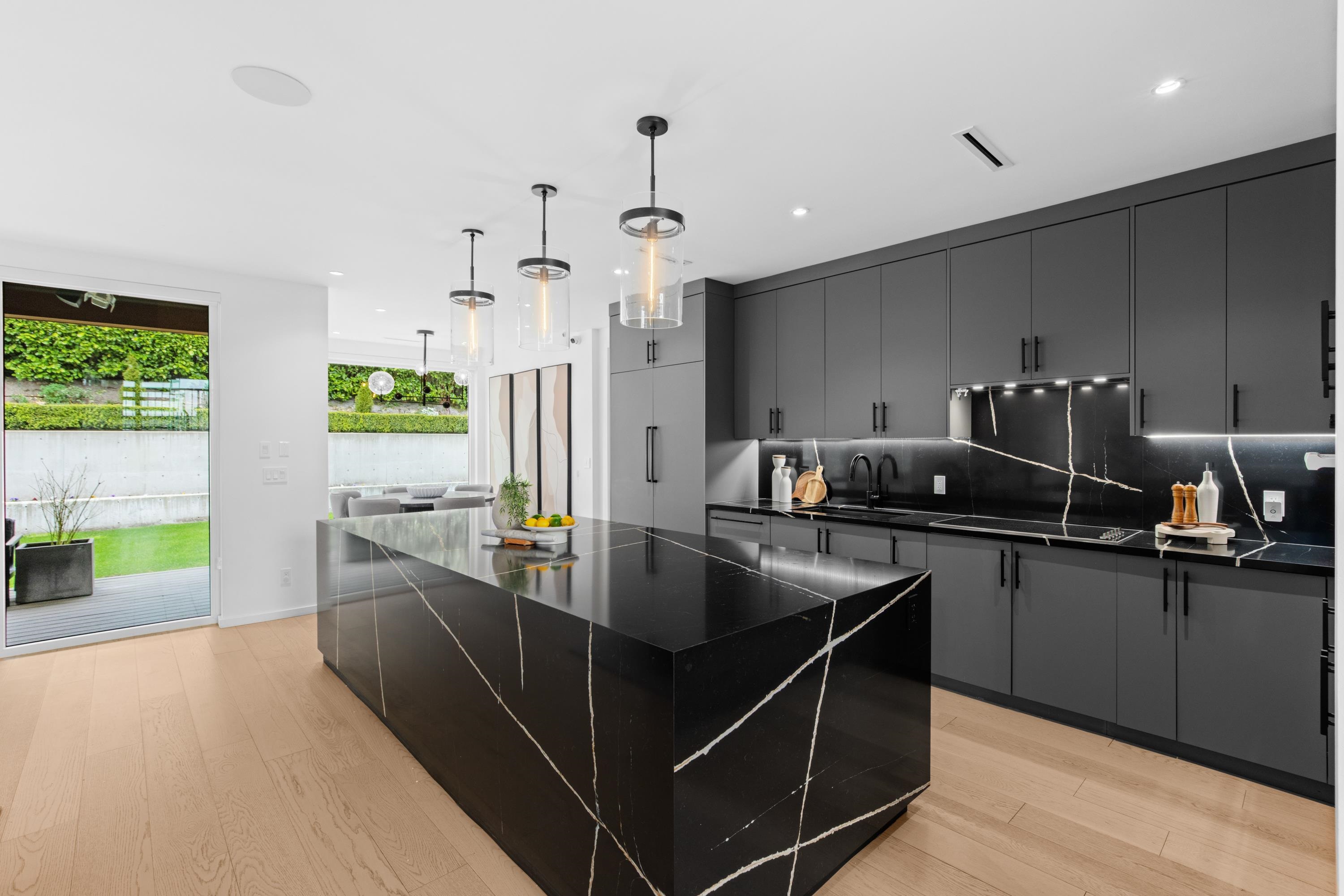 Additional image 4 of 976 Melbourne Avenue, North Vancouver, BC, V7R 1N9